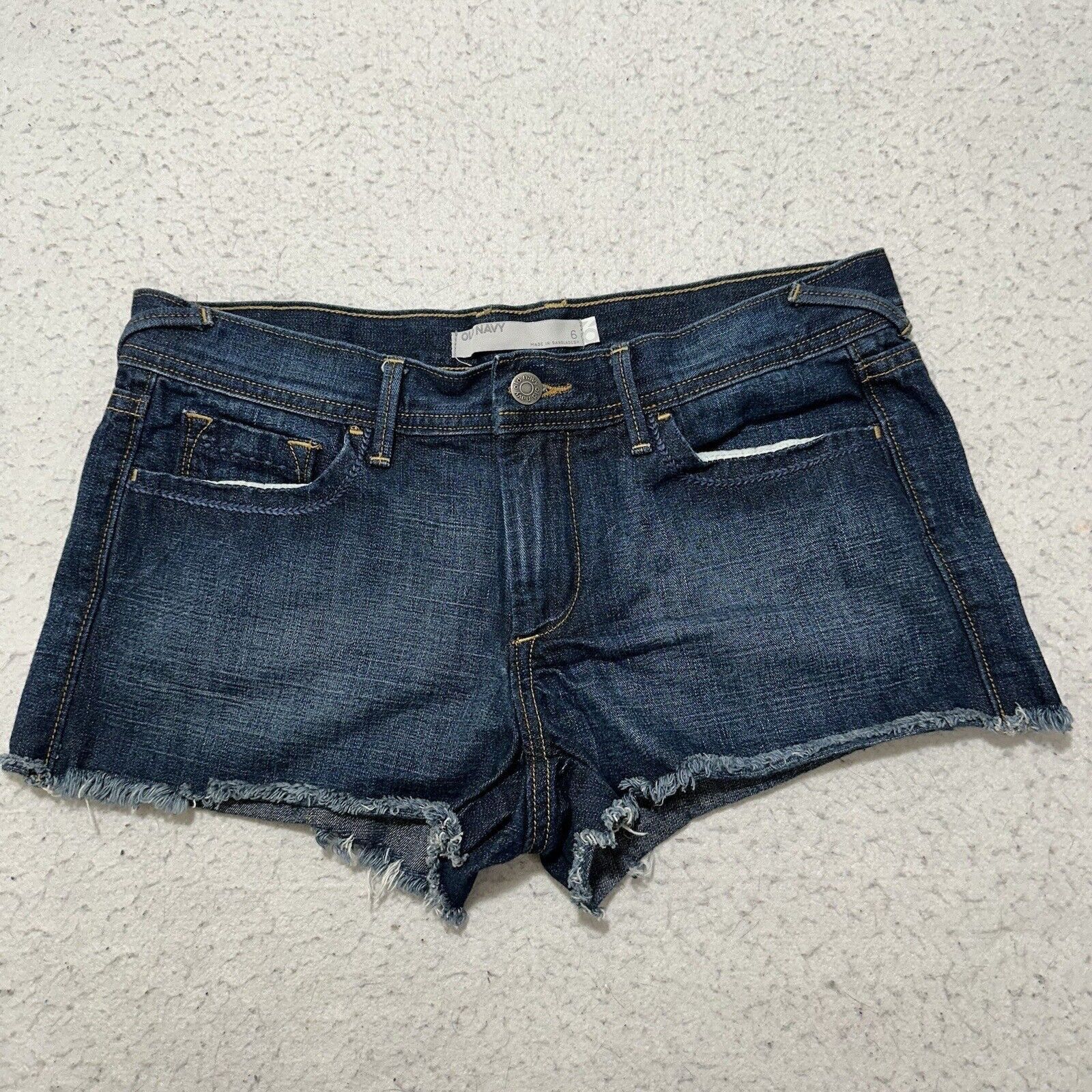 Old Navy Old Navy 6 Mid Rise Jean Denim Shorts Navy Blue 2" Inseam Size 28" / US 6 / IT 42 - 1 Thumbnail