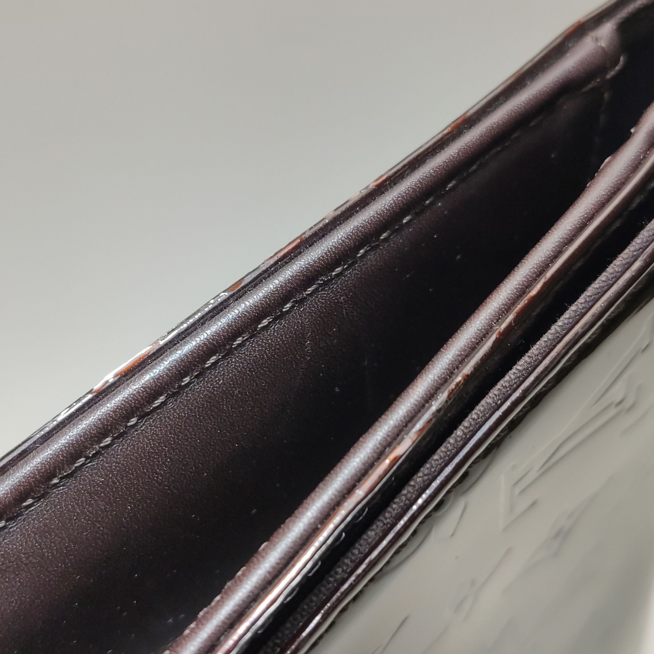 Louis Vuitton Louis Vuitton (LV) Patent leather solid color embossed mono Size ONE SIZE - 9 Thumbnail