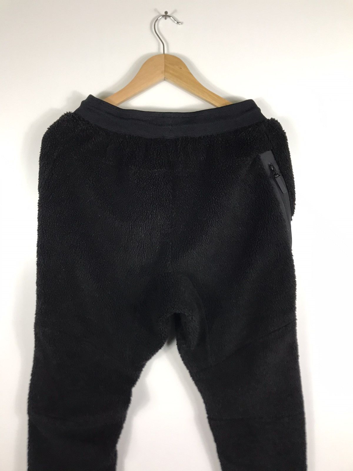 Nike 🔥Nike Embroidered Sherpa Fleece Zipper Sweatpants Size US 33 - 14 Thumbnail
