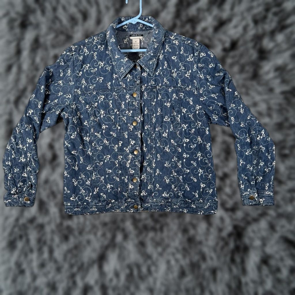 Vintage VINTAGE Leslie Fay Button-Up Shirt XL Embroidered Western Boho Cottagecore Denim Blue Cotton Women Shirts Size XL / US 12-14 / IT 48-50 - 1 Thumbnail