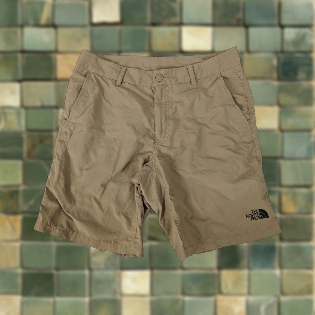 The North Face The North Face Shorts Mens Size 30 Khaki Flash Dry Hiking 9" Inseam S2 Ripstop Cargo Pockets Regular Mens Size US 30 / EU 46 - 1 Thumbnail