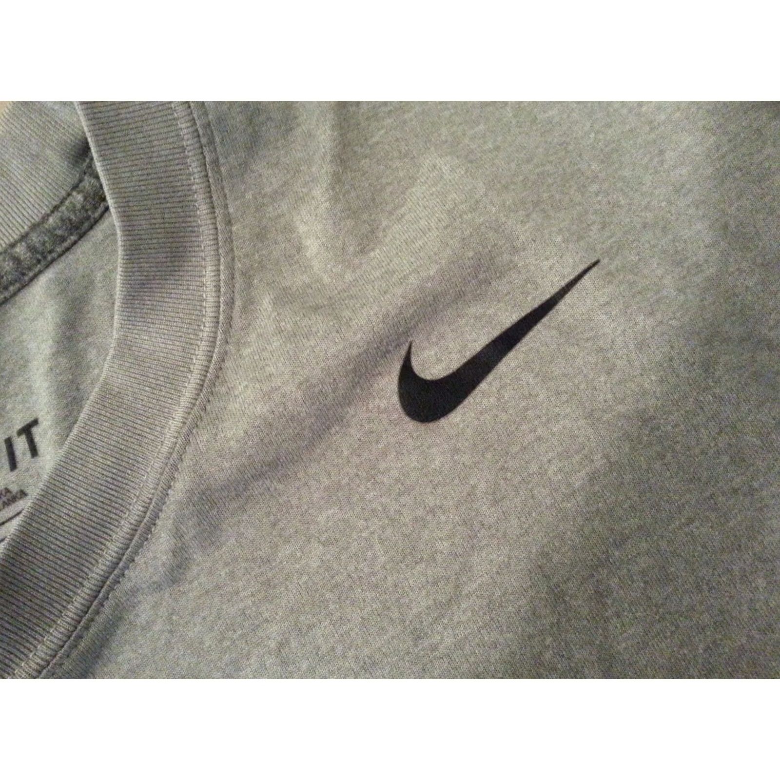 Nike Mens Nike Shirt M Medium Gray Athletic Size US M / EU 48-50 / 2 - 4 Thumbnail