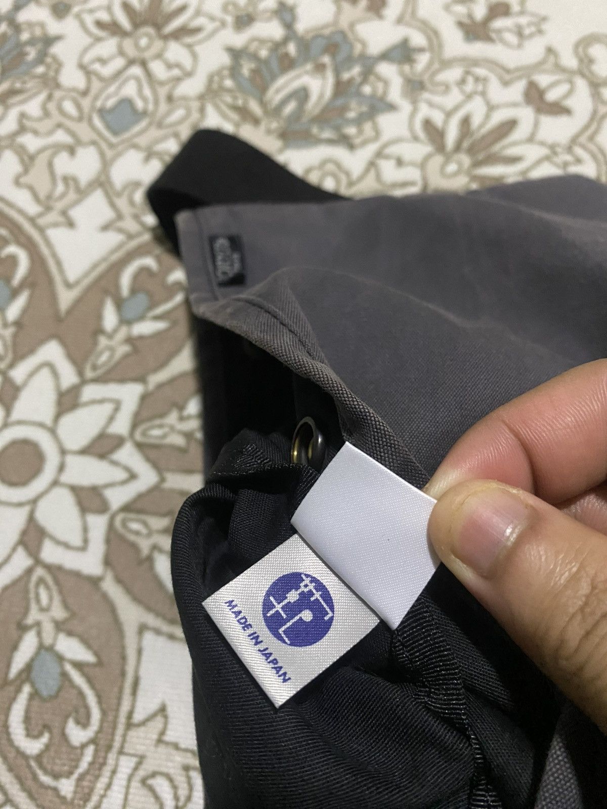 Porter OG Porter 🇯🇵 Minimal Sacoche Button Zipper Sling Bag Size ONE SIZE - 7 Thumbnail