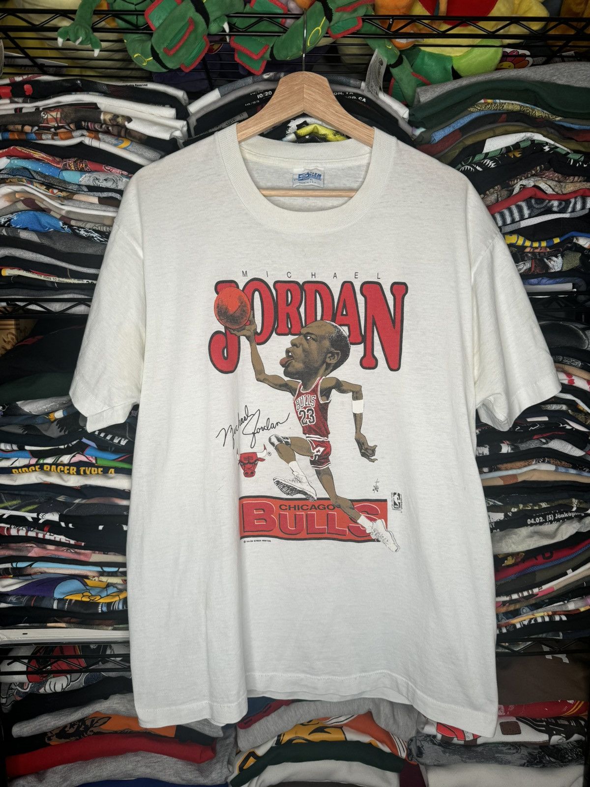 NBA × Salem Sportswear × Vintage Vintage 90s Michael Jordan Chicago Bulls Caricature Tee Size US XL / EU 56 / 4 - 1 Thumbnail