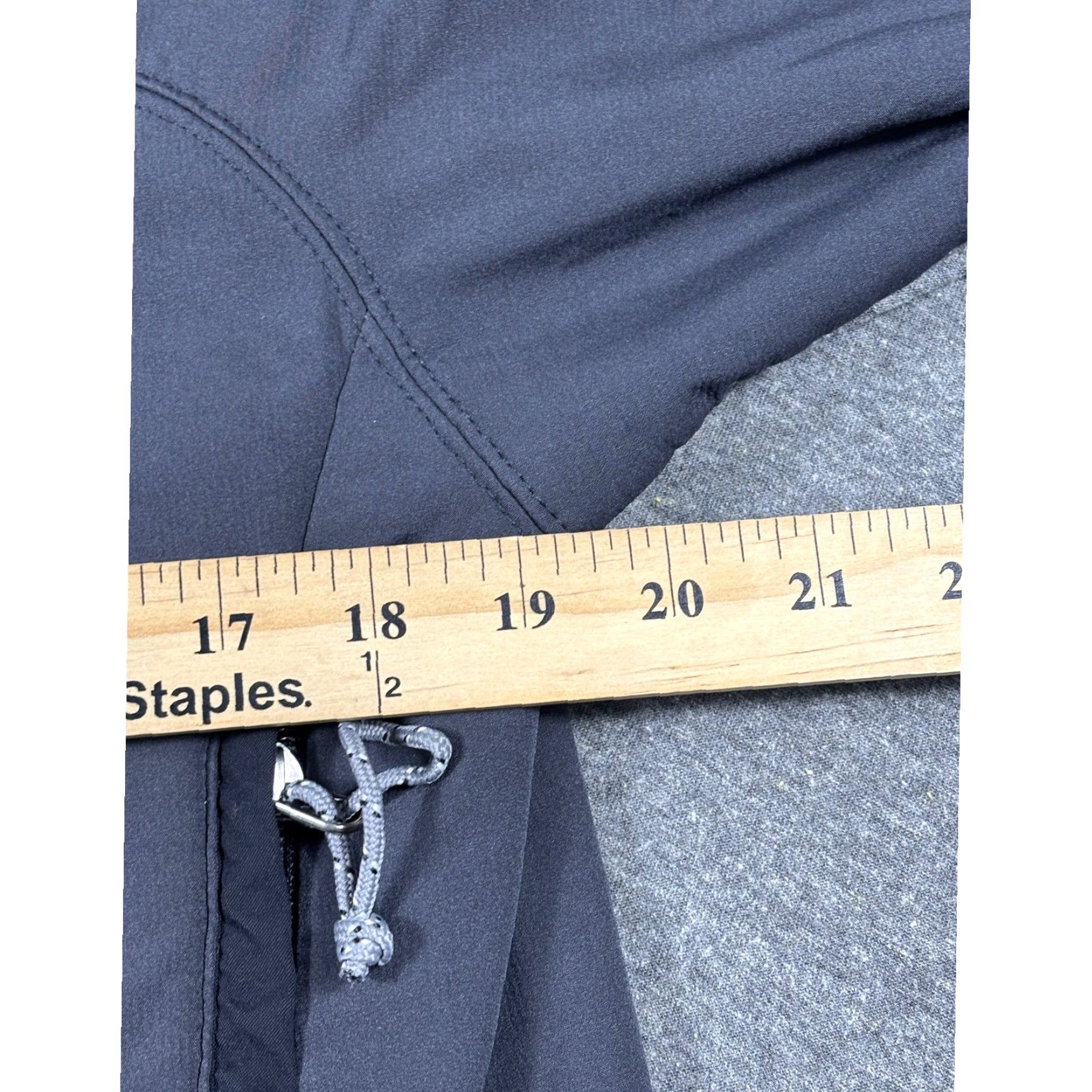 Patagonia VINTAGE Patagonia Regulator Softshell Jacket Mens M Gray Polyester Lined USA Full Zip Pockets Parka Pattern Solid 90s Mens Size US M / EU 48-50 / 2 - 6 Thumbnail