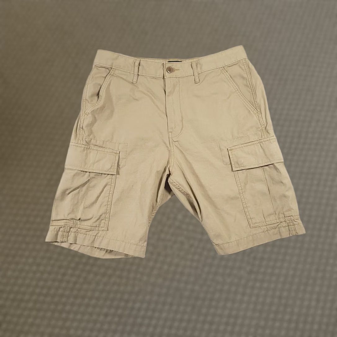Levi's Levi's Cargo Shorts 31x9" Khaki Ripstop Mens Flat Front Pockets 9" Inseam Beige Cotton Vintage? No Size US 32 / EU 48 - 1 Thumbnail