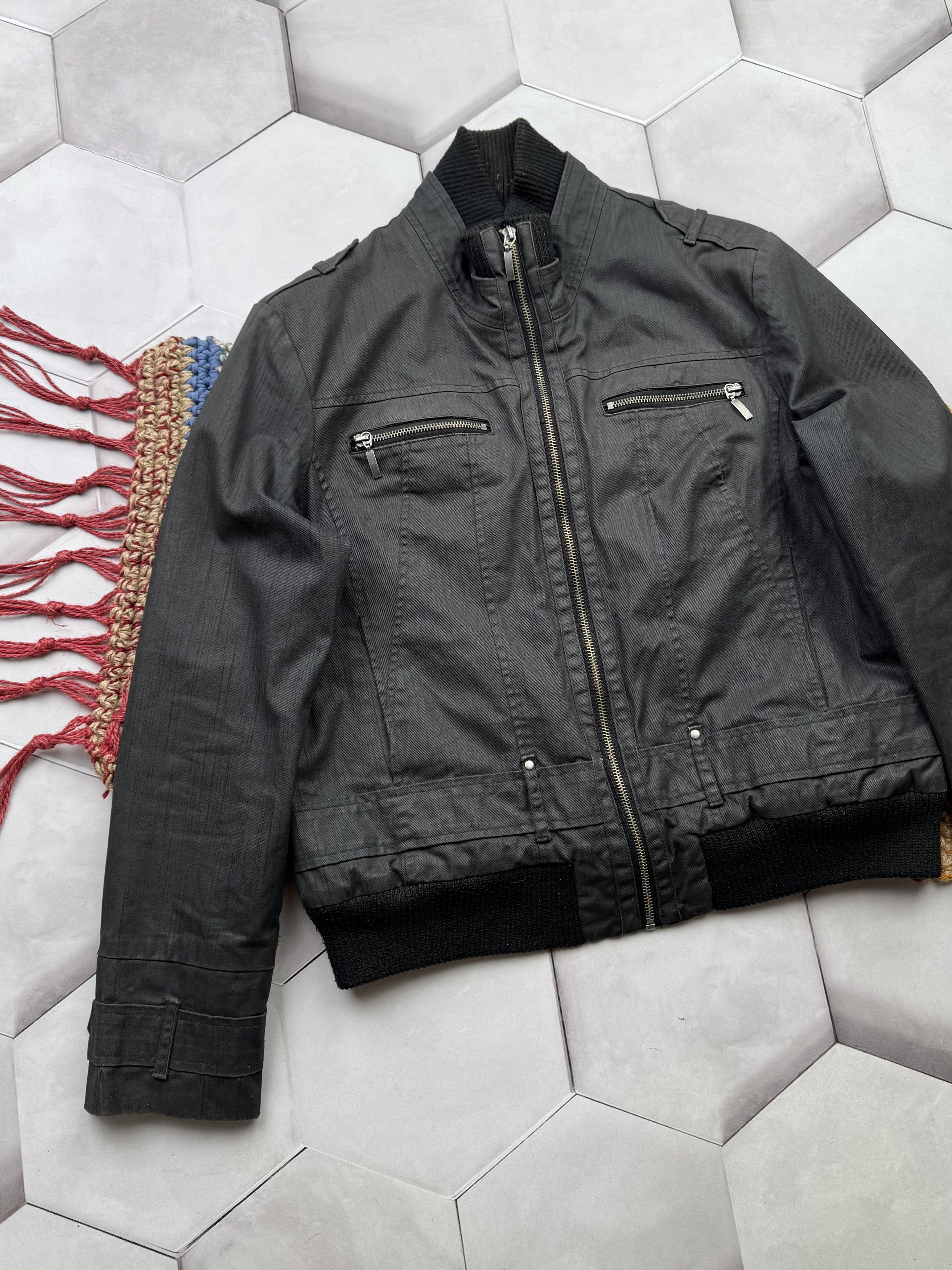 Japanese Brand Vintage Cropped Jacket (E4) Size US S / EU 44-46 / 1 - 2 Thumbnail