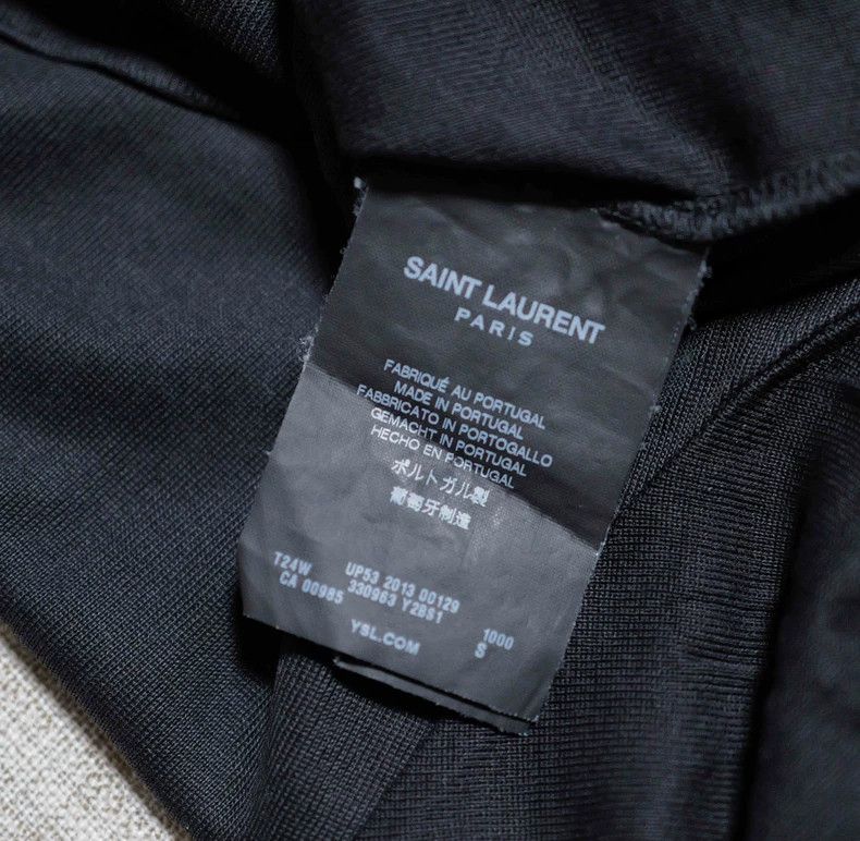 Saint Laurent Paris Saint Laurent Paris Mulberry silk V-neck pocket T-shirt Size S / US 4 / IT 40 - 4 Thumbnail