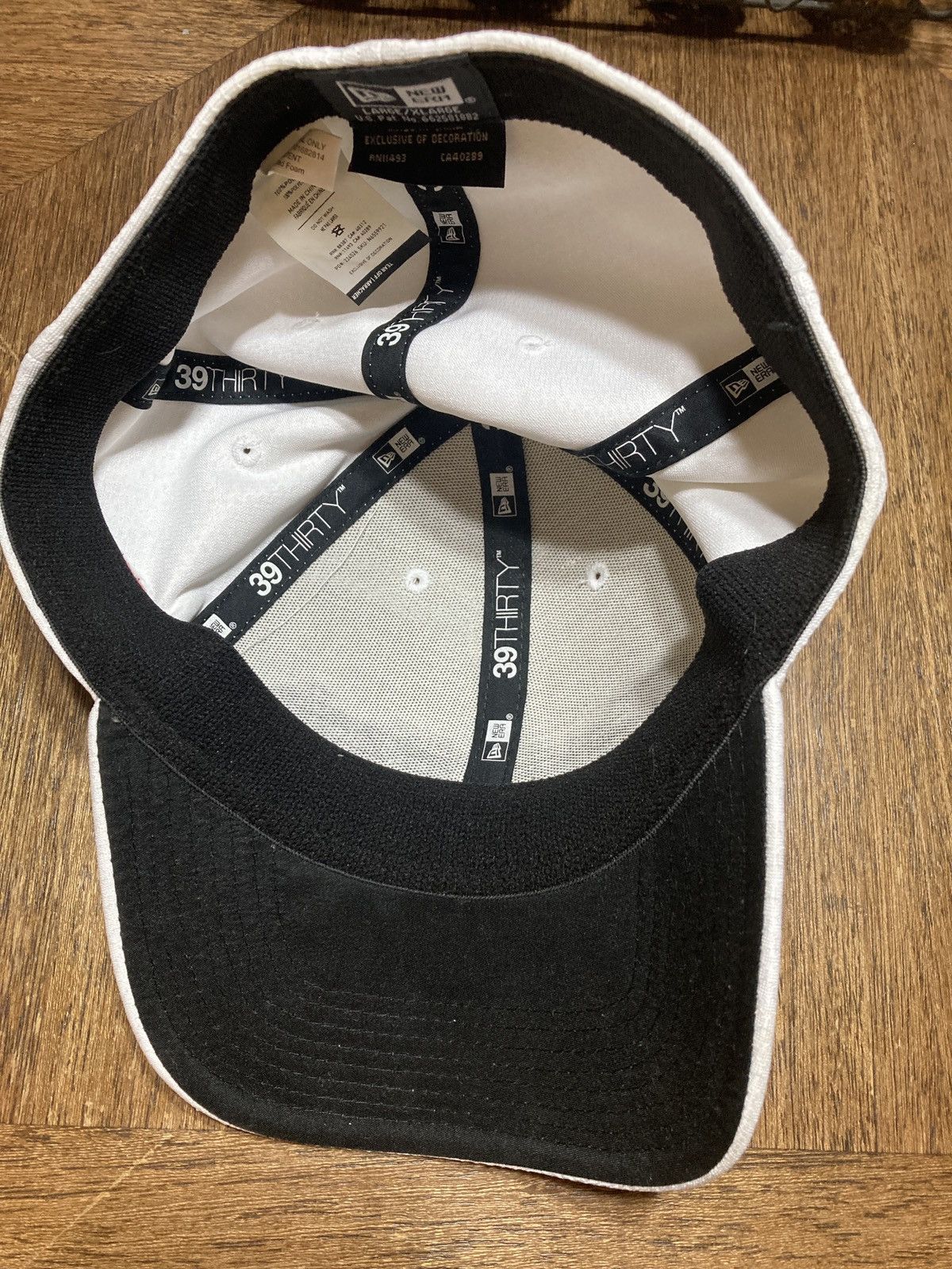 TaylorMade TaylorMade Golf Cap Hat M3 TP5 White W Black stitching L/XL Size ONE SIZE - 6 Thumbnail