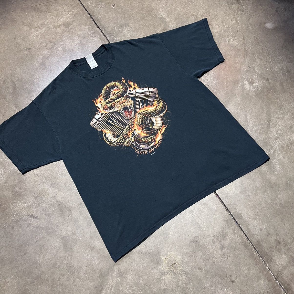 Vintage Vintage Biker Motorcycle T shirt Snake Flames Grunge Punk Size US XXL / EU 58 / 5 - 2 Thumbnail
