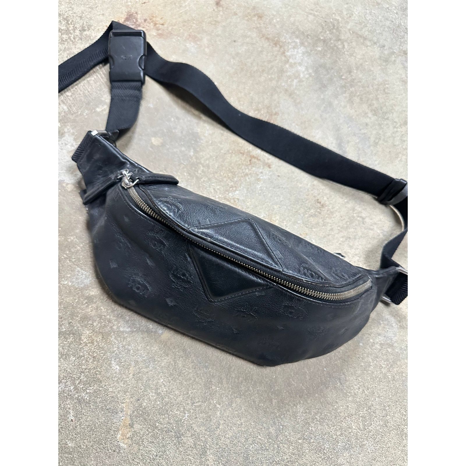 MCM MCM Waist Bag Black Used OS Size ONE SIZE - 2 Thumbnail