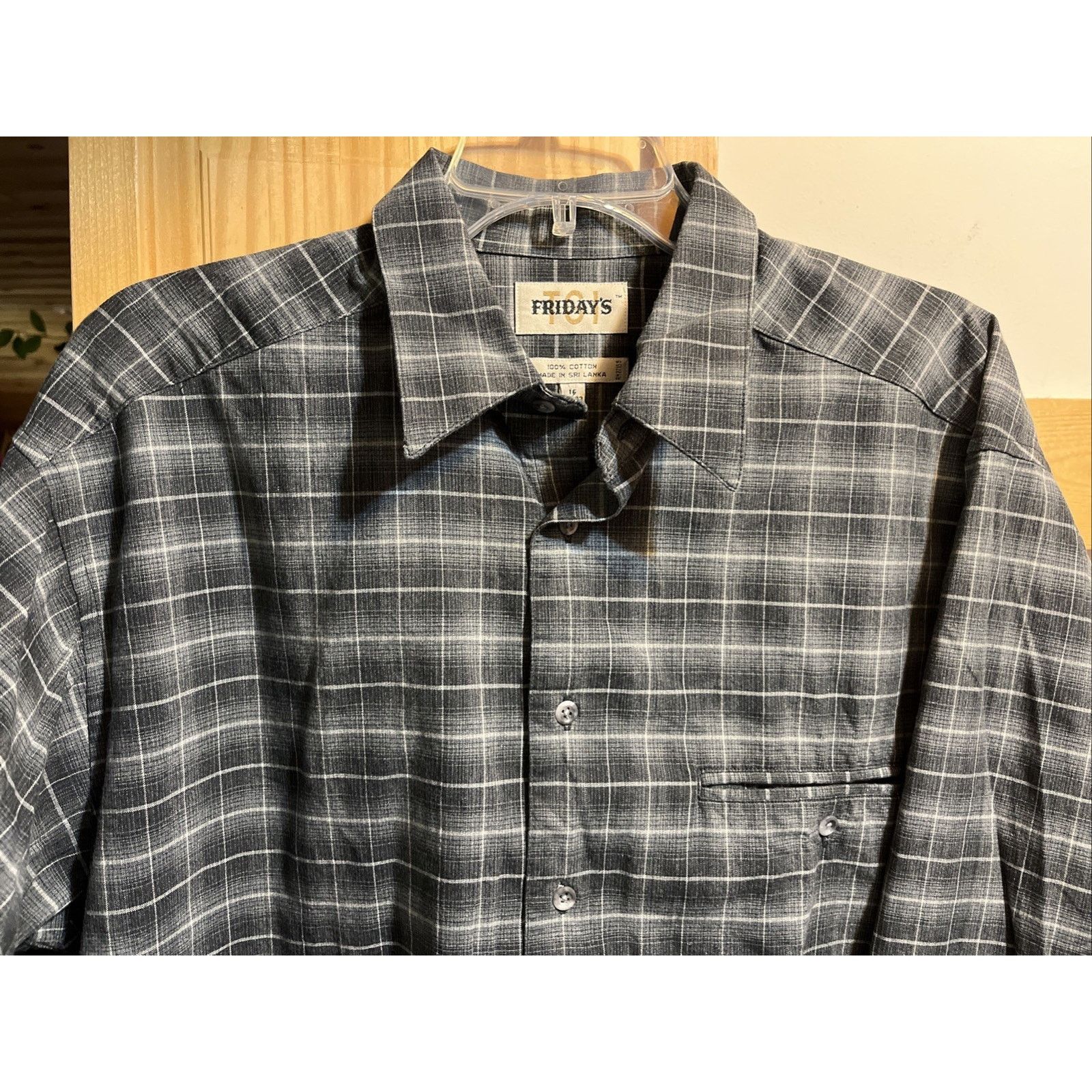 Other TGI Fridays Button Up Shirt Men’s 16 32/33 Gray Plaid Cotton Size US L / EU 52-54 / 3 - 4 Thumbnail