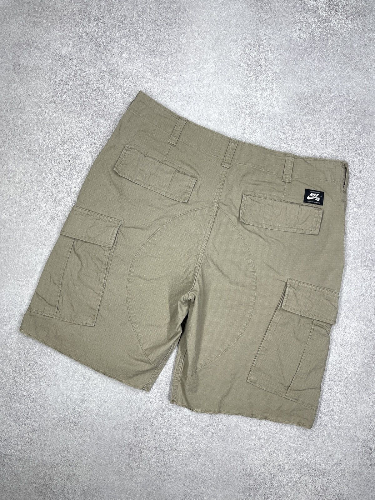 Nike Mens Nike SB Hawthorne Cargo Shorts Beige Drill Y2K TECH ACG Size US 32 / EU 48 - 1 Thumbnail