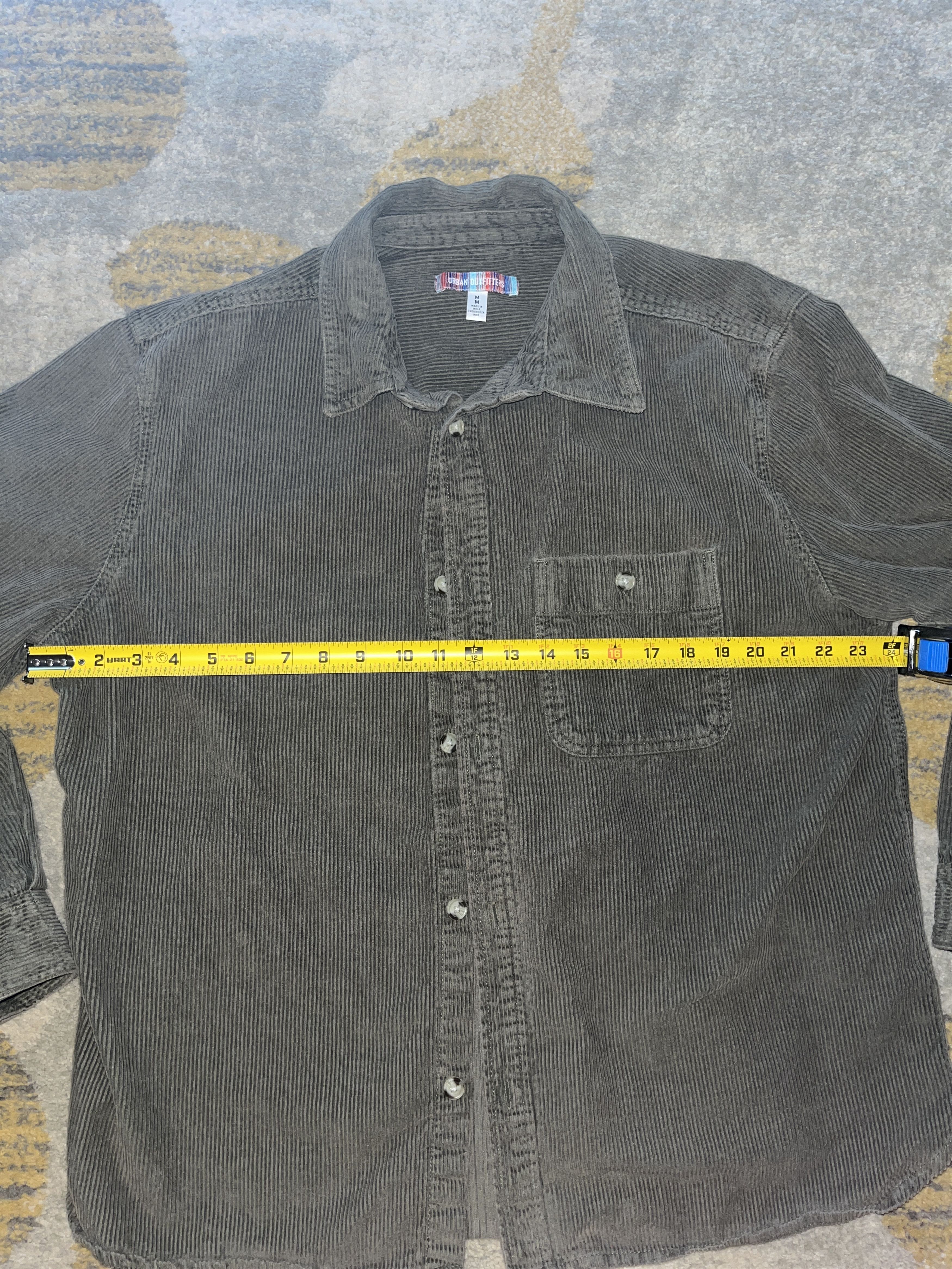 Urban Outfitters Urban Outfitters Olive Green Big Corduroy Work Shirt Medium Size US M / EU 48-50 / 2 - 5 Thumbnail