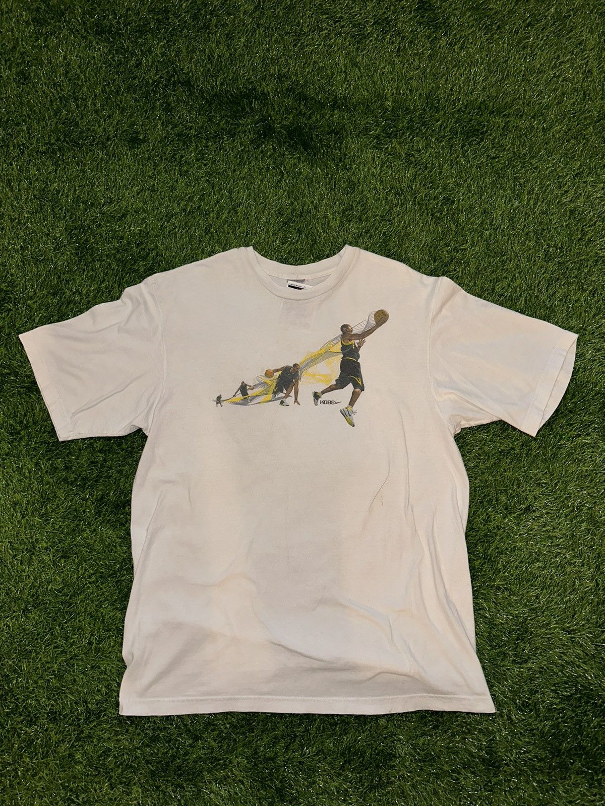 Vintage Nike Kobe Bryant tee shirt size Large
