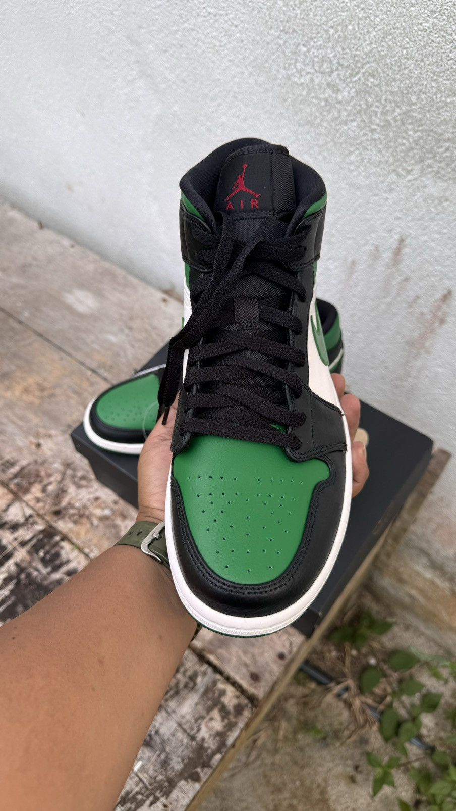 Jordan Brand × Nike Nike Air Jordan 1 Mid Black/Pine Green Size US 11 / EU 44 - 11 Thumbnail