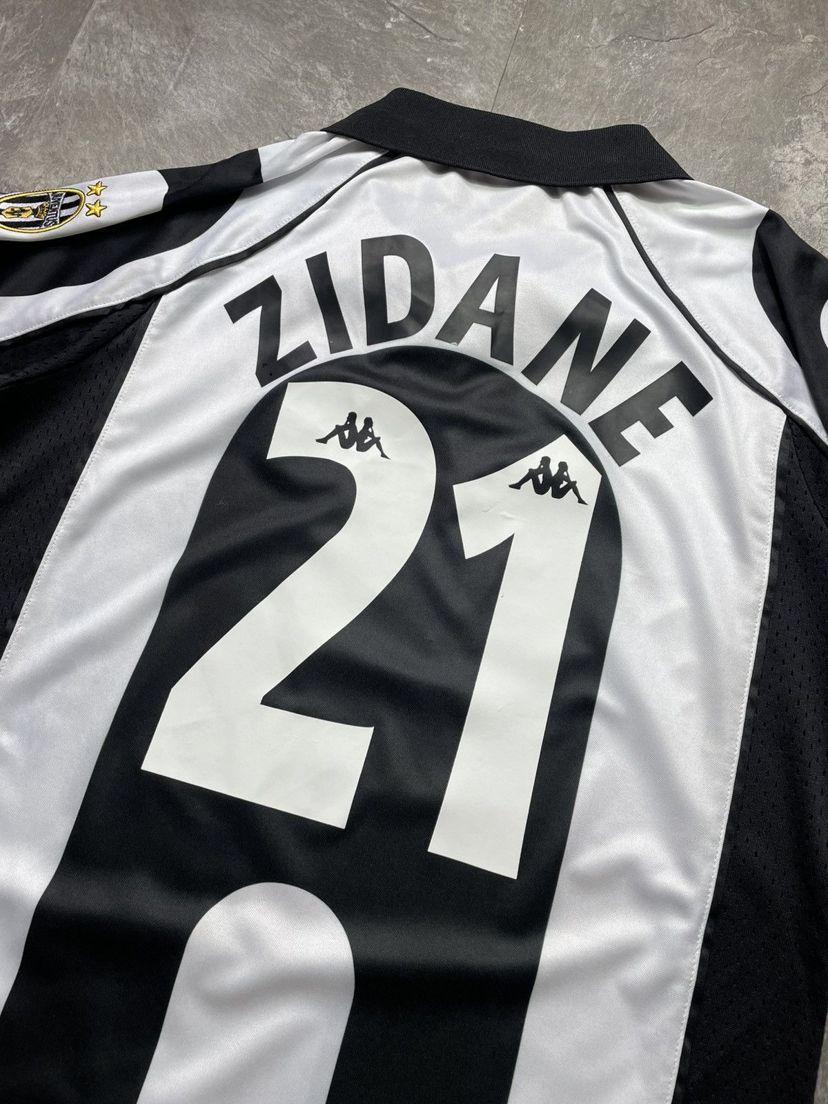 Kappa Kappa Juventus Zidane 1997 1998 Champions League Rare Jersey Size US M / EU 48-50 / 2 - 9 Thumbnail