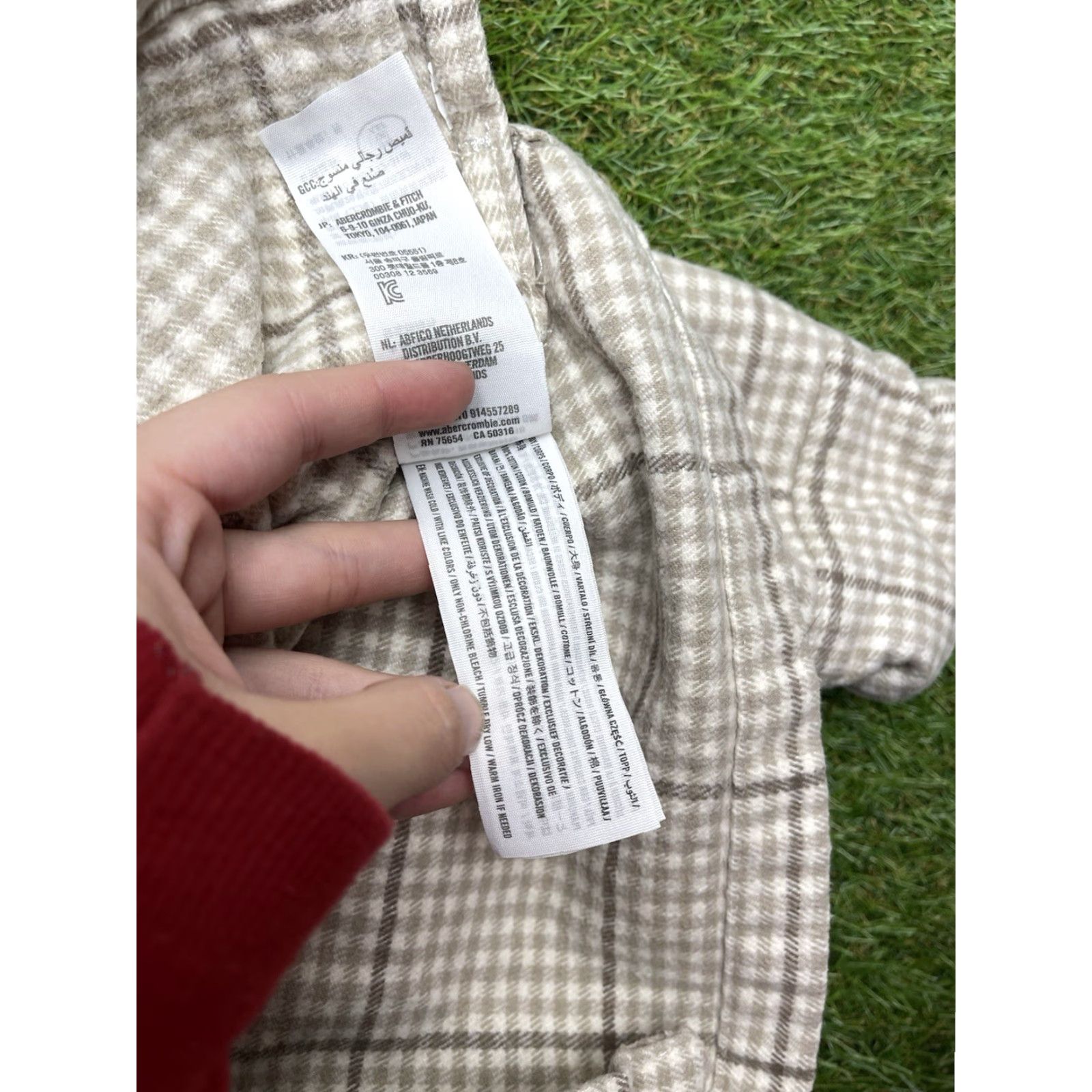 Abercrombie & Fitch VINTAGE Abercrombie & Fitch Shacket Shirt Mens Small Relaxed Oversized Plaid Flannel Button Beige 90s Outdoor Preppy Pocket Mens Size US S / EU 44-46 / 1 - 7 Thumbnail