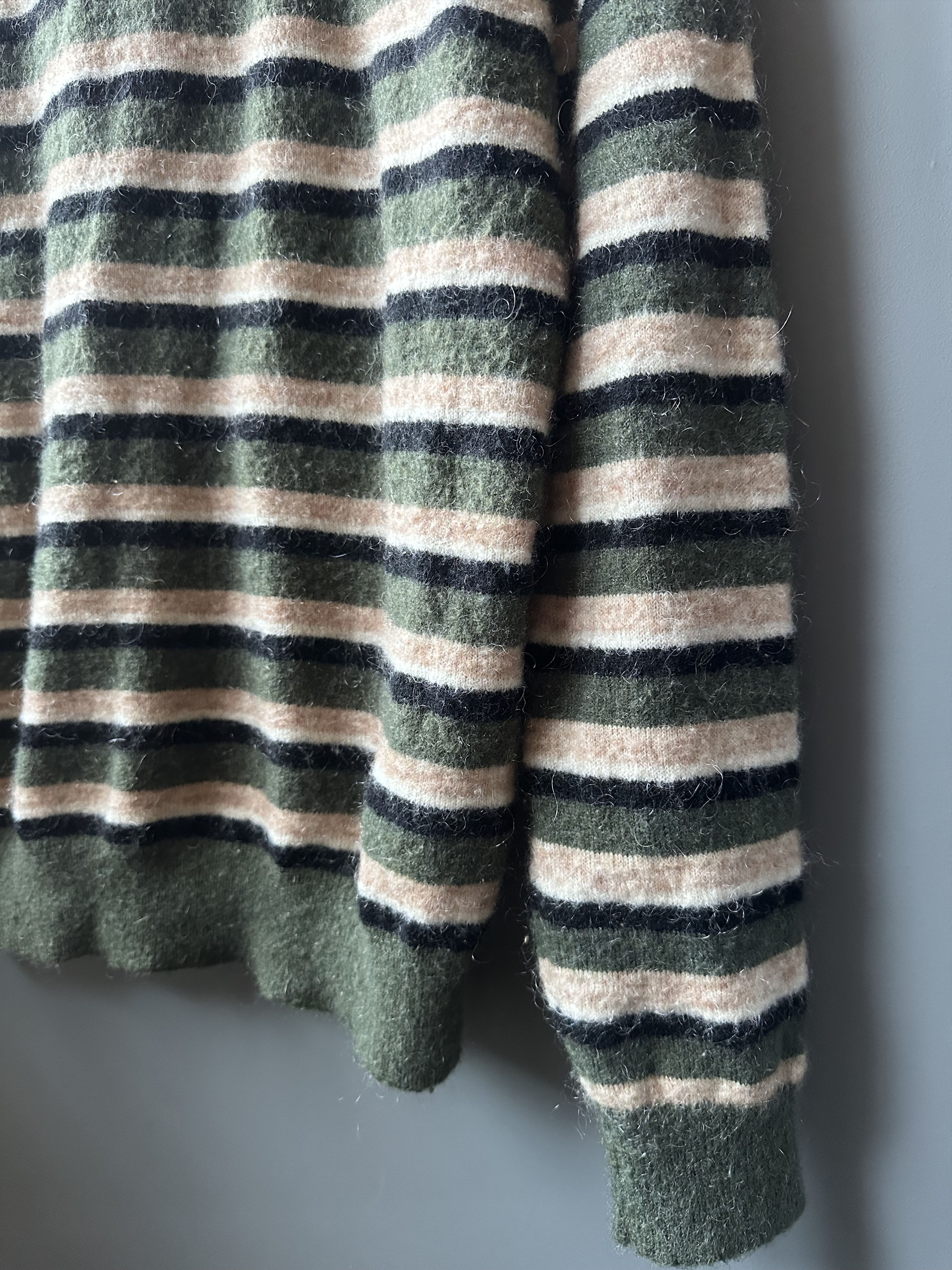 size? Home Grown Size? Mohair Wool Collar Sweater Oversized M Size US M / EU 48-50 / 2 - 5 Thumbnail