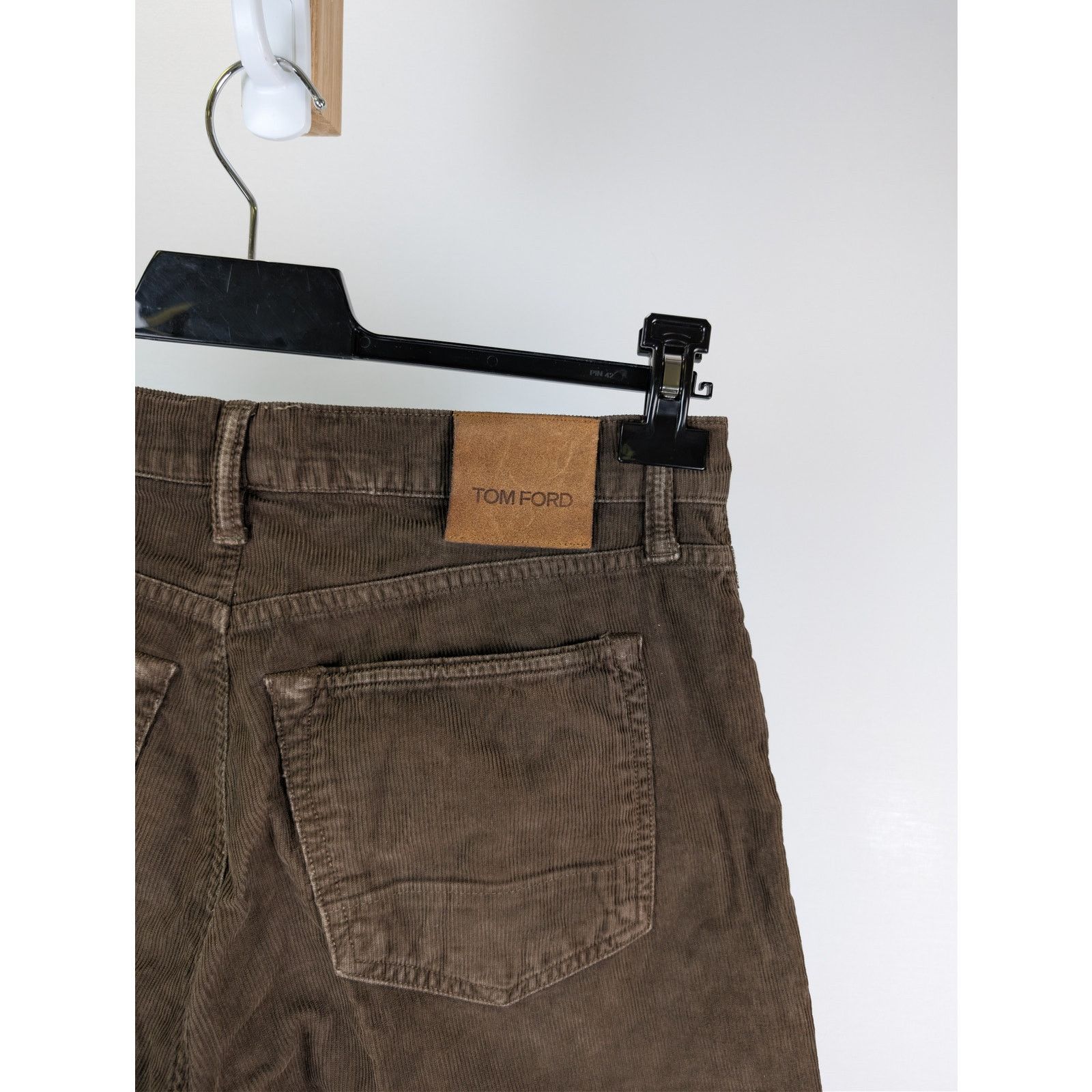 Tom Ford o1rshd1 CC20 slim-fit selvedge denim jeans in a brown/taupe Size US 33 - 15 Thumbnail
