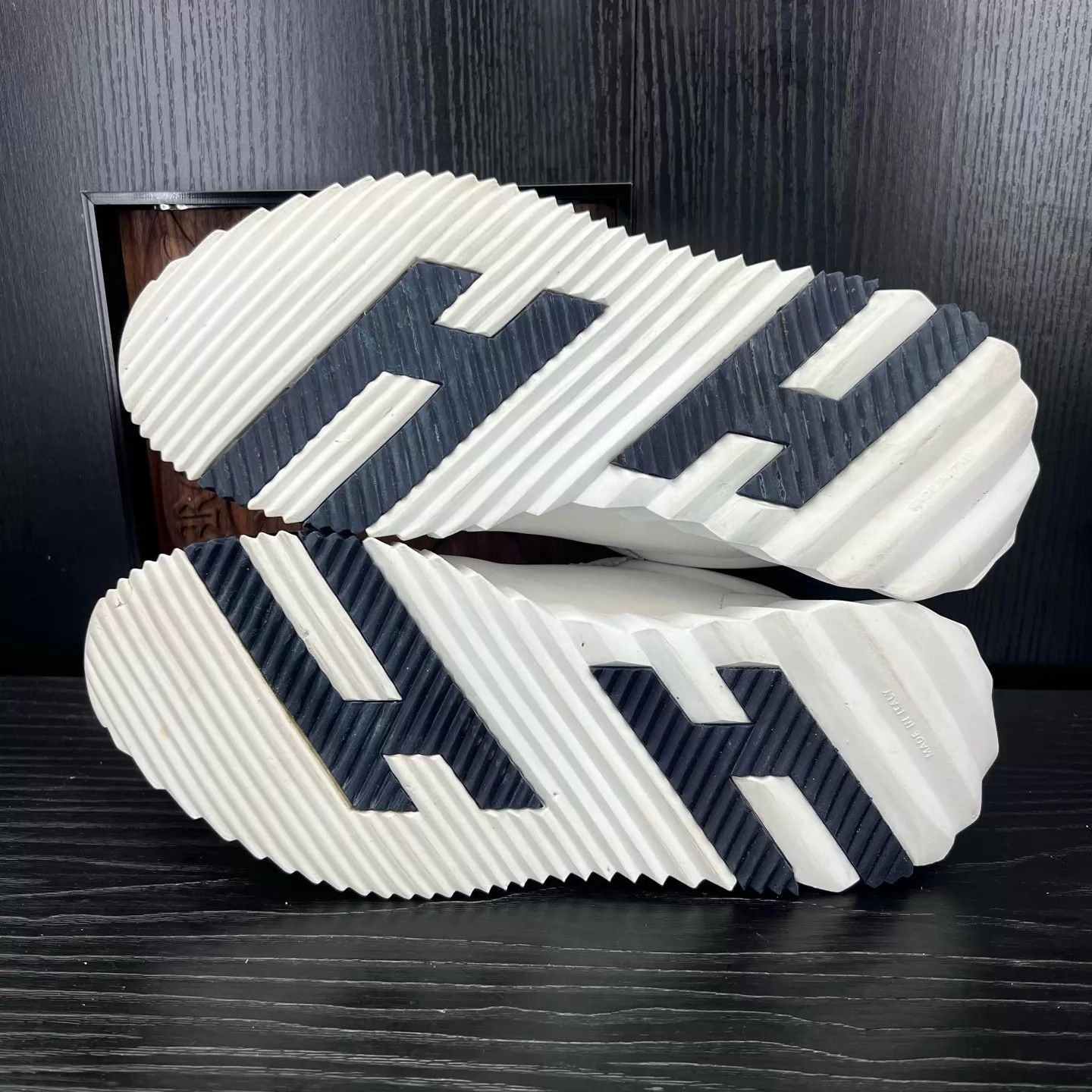 Hermes Hermès Bouncing White Black Blue 40 Like New Original Box Size US 7 / EU 40 - 7 Thumbnail