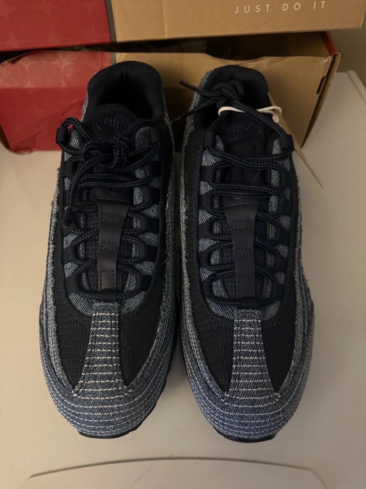 Levi's × Nike Levi's x Nike Air Max 95 OG Obsidian Size 9.5 Size US 9.5 / EU 42-43 - 4 Thumbnail