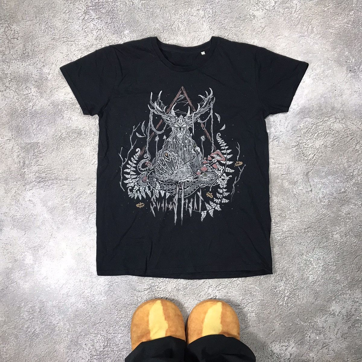 Band Tees VINTAGE Y2K BAND TEE DEER MUSHROOMS FACE HORROR ART Size US M / EU 48-50 / 2 - 1 Thumbnail