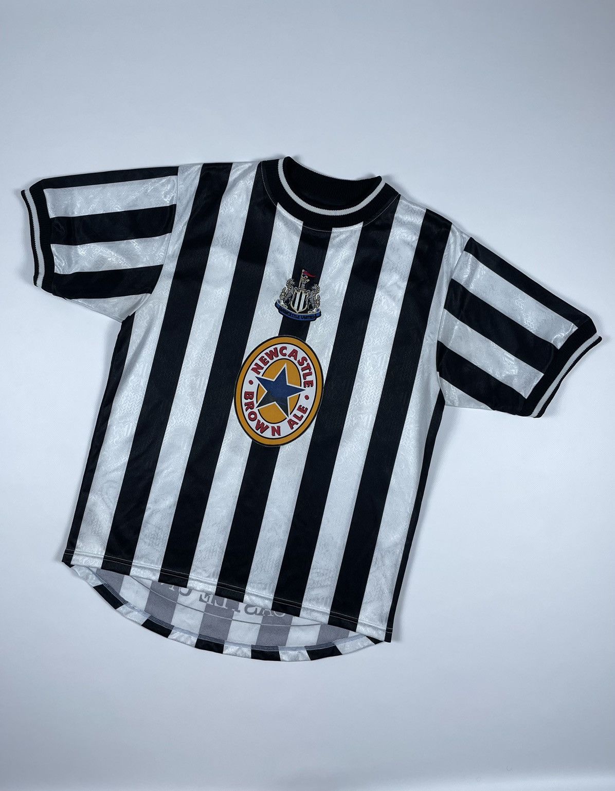 Vintage Newcastle United Vintage Soccer Jersey Home Football tee Size US M / EU 48-50 / 2 - 2 Thumbnail