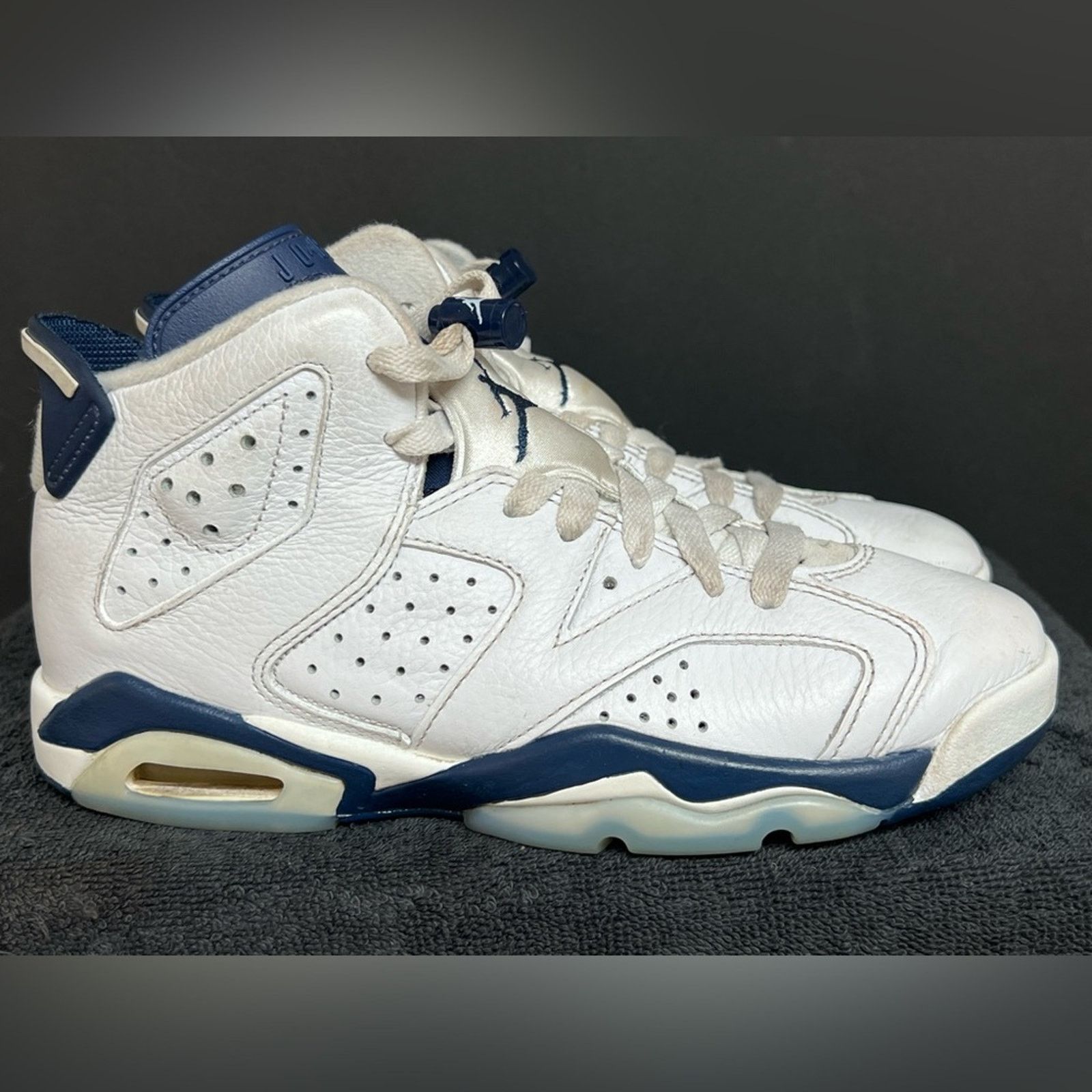 Jordan Brand Air Jordan 6 Retro Midnight Leather Shoes 5.5Y Women 7 Size US 7 / IT 37 - 2 Thumbnail