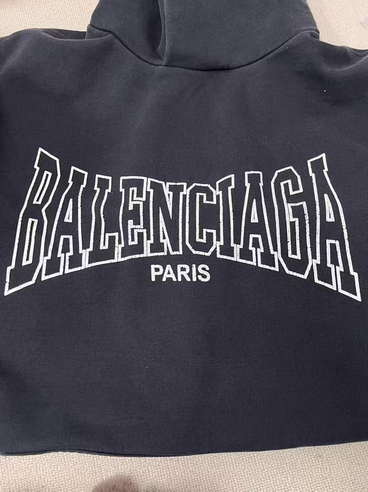Balenciaga Balenciaga Batman Cracked Print Hoodie FW23 L Size US L / EU 52-54 / 3 - 3 Thumbnail