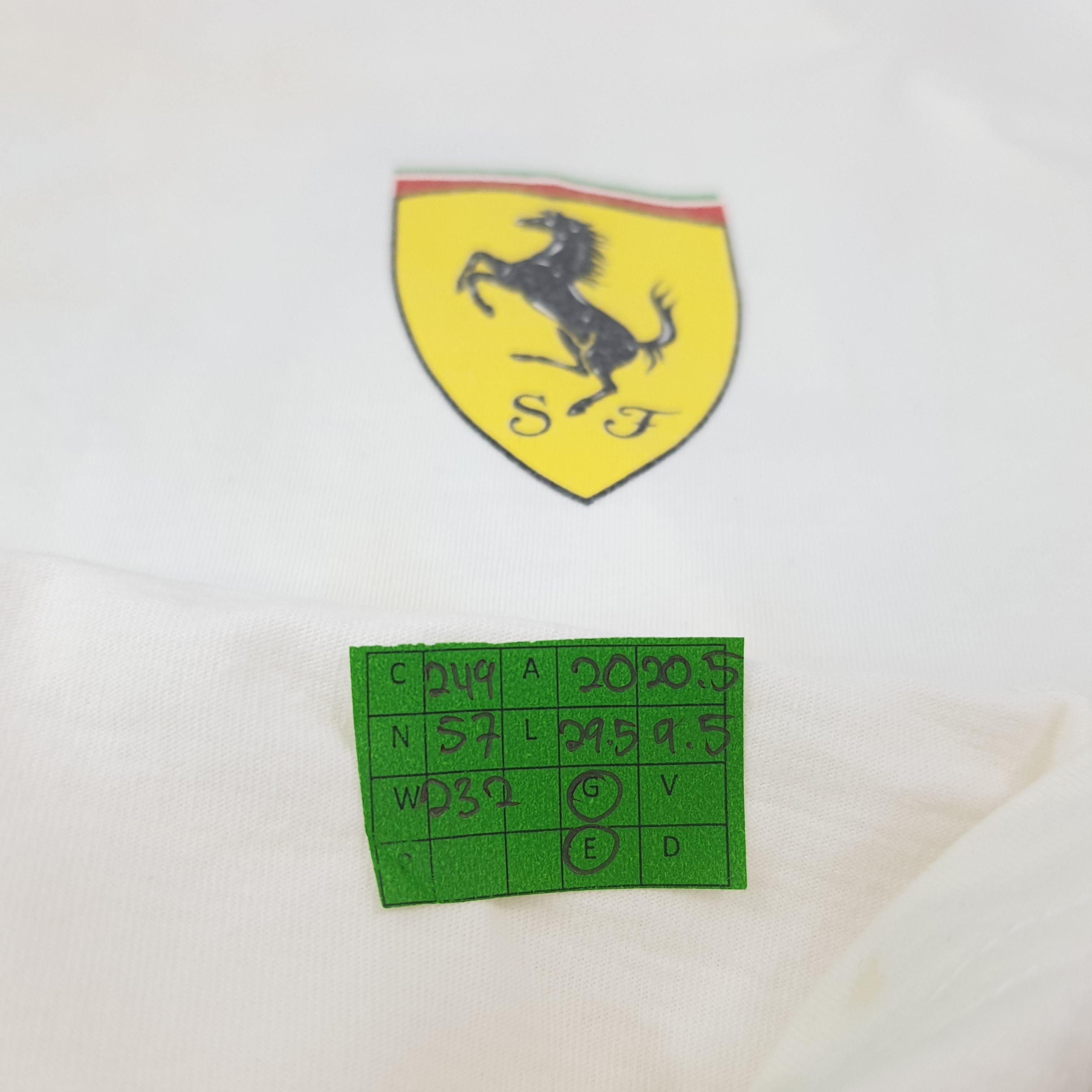 Ferrari Vintage Ferrari F1 World Championship 2000 Tshirt C249N57 Size US M / EU 48-50 / 2 - 11 Thumbnail