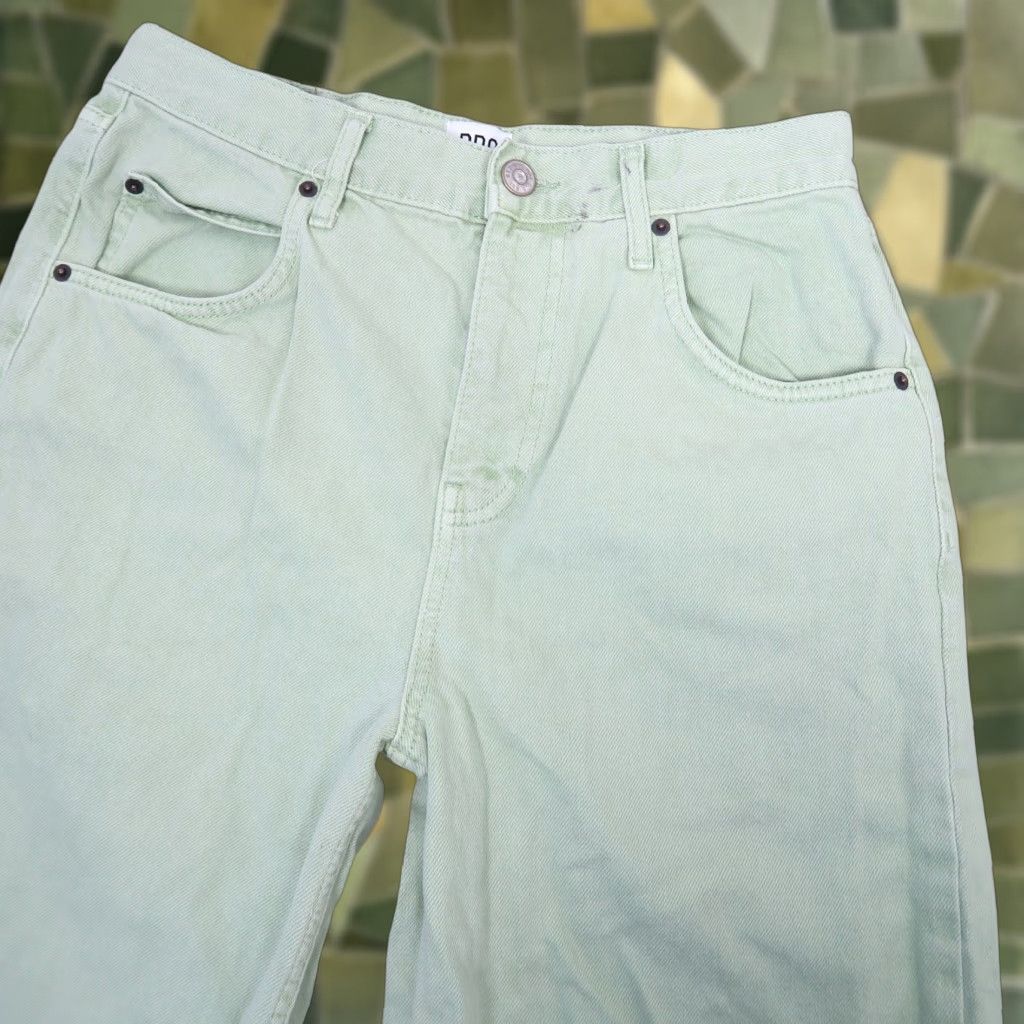 Bdg BDG Urban Outfitters light green boyfriend high rise baggy jeans 29 Womens Jeans Size 29" - 1 Thumbnail