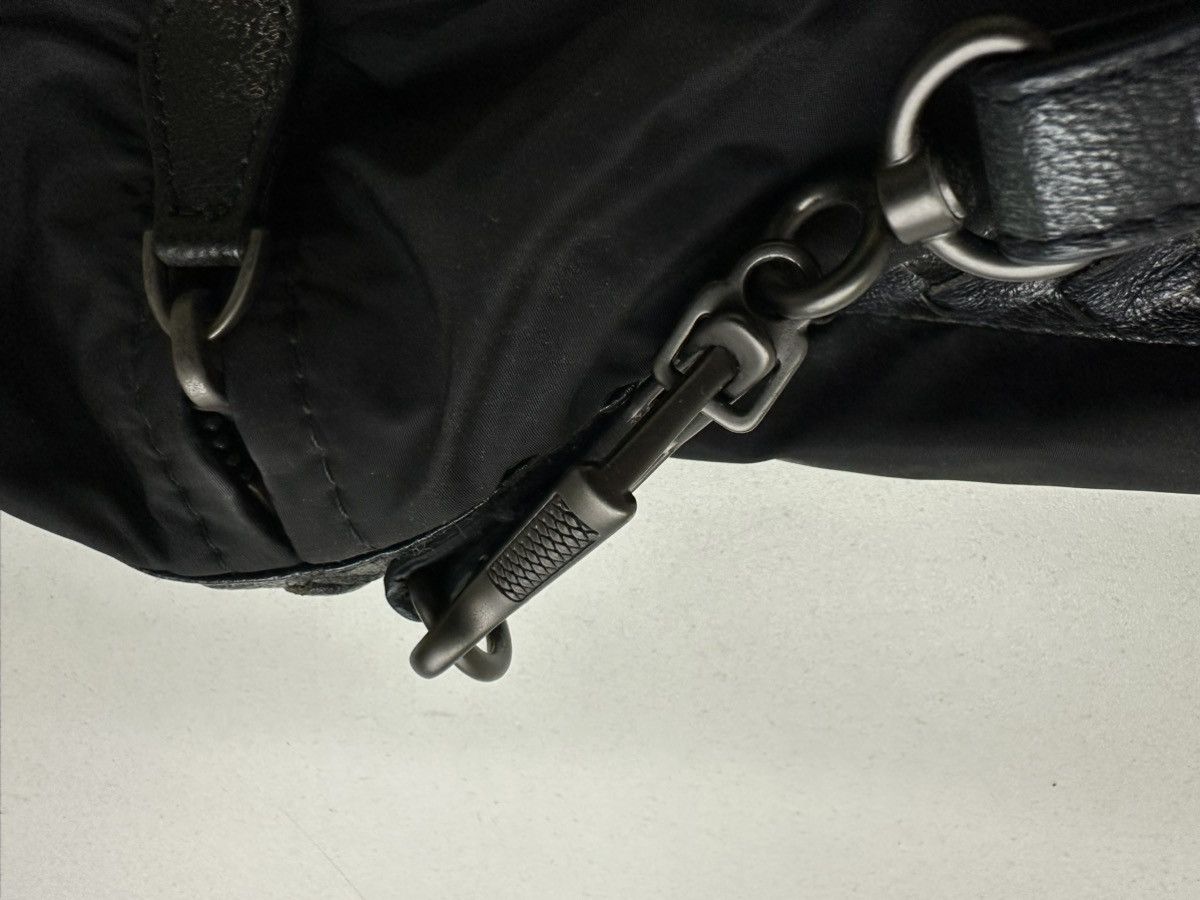 Bottega Veneta Bottega veneta 2000s nylon leather flip bag in dark navy Size ONE SIZE - 8 Thumbnail