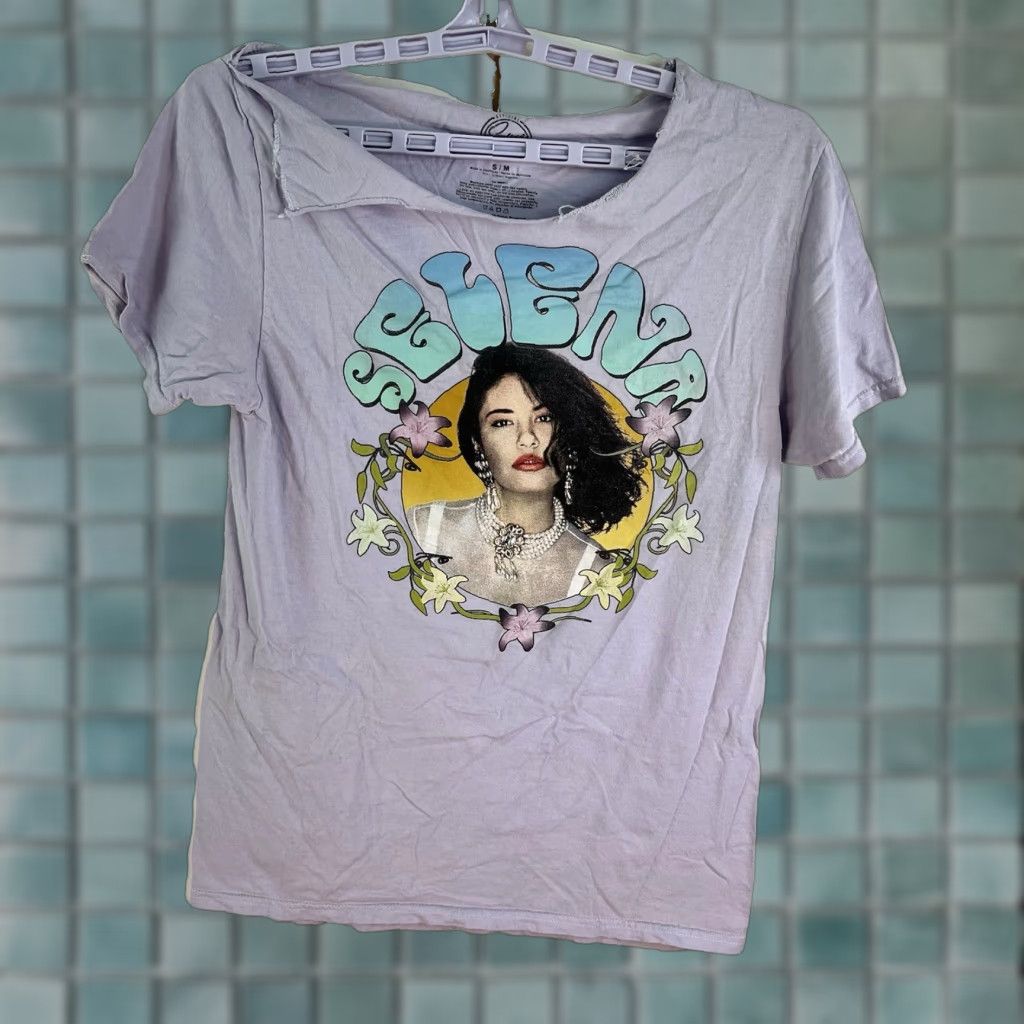 Vintage Selena Queen of Tejano Distressed T-Shirt Purple Adult M Short Sleeve Regular Fit Womens Size M / US 6-8 / IT 42-44 - 1 Thumbnail