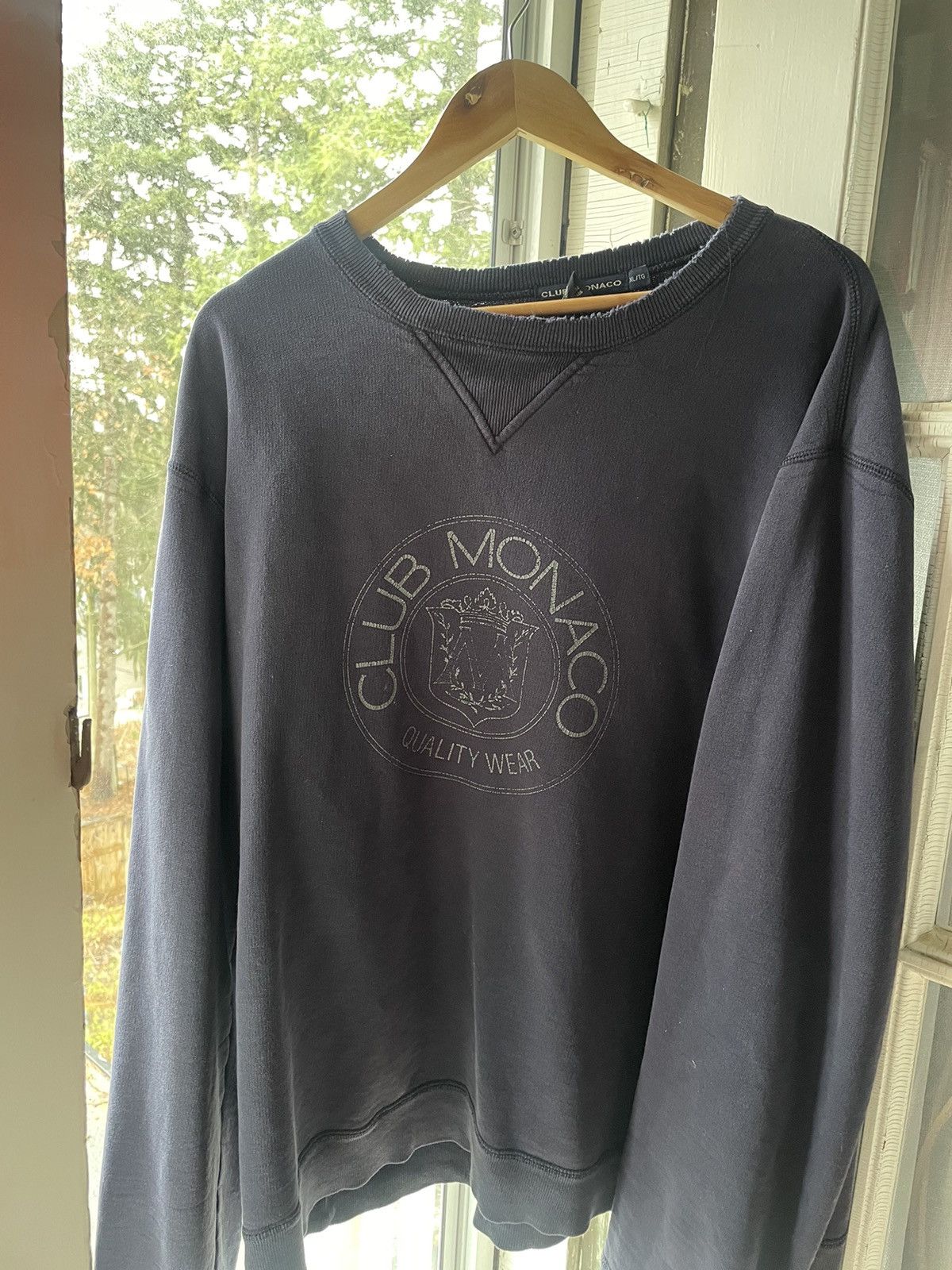 Club Monaco Club Monaco crest sweatshirt Size US XL / EU 56 / 4 - 1 Thumbnail