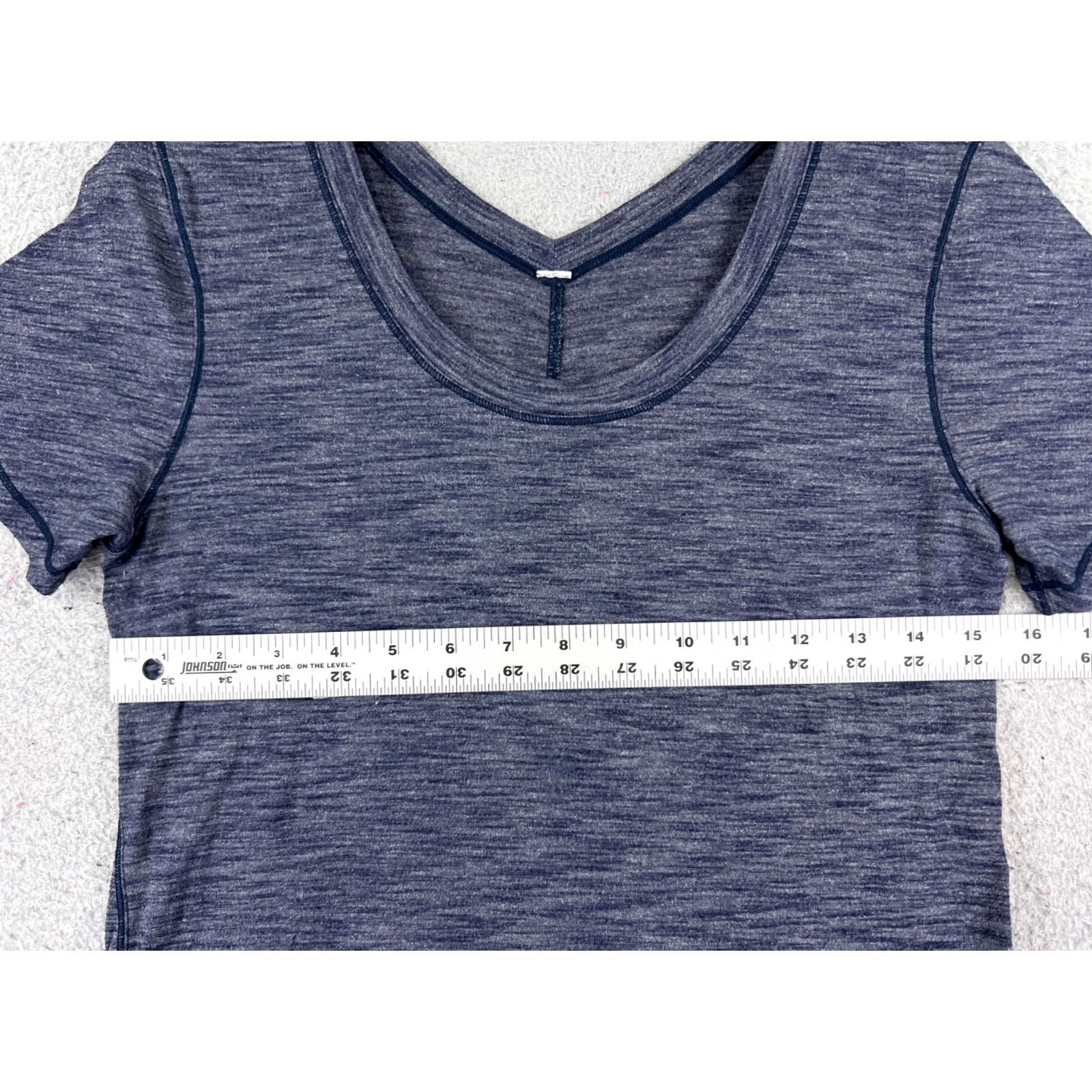 Lululemon Lululemon Shirt Women 6 Blue Intensi-Tee Luon Light Short Sleeve Gym Workout Shirt Womens 6 Blue Intensi-Tee Luon Light Short Sleeve Gym Workout Size M / US 6-8 / IT 42-44 - 6 Thumbnail