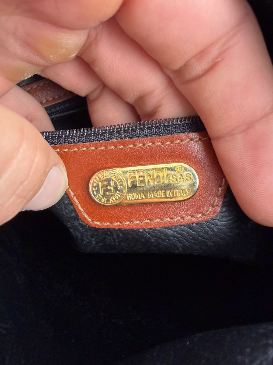 Fendi Vintage Fendi Leather Crossbody Bag Size ONE SIZE - 16 Thumbnail