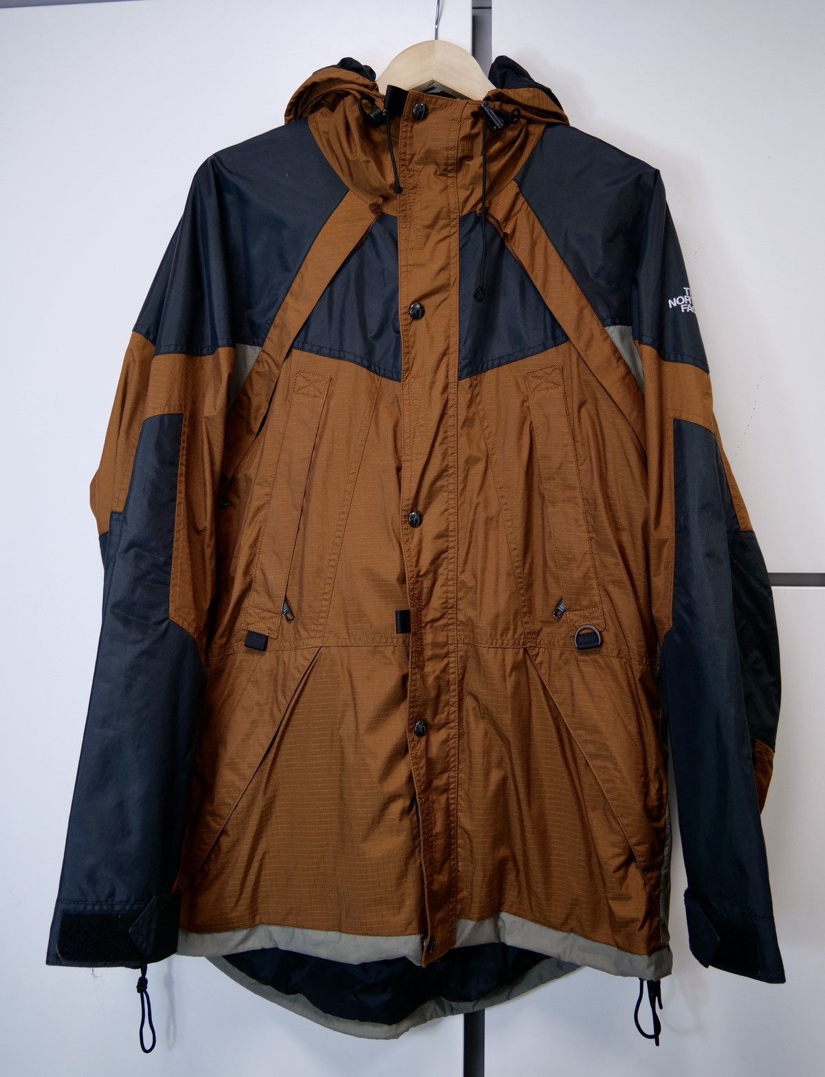 The North Face × Vintage × Windbreaker Very Rare Brown 90s Center 
