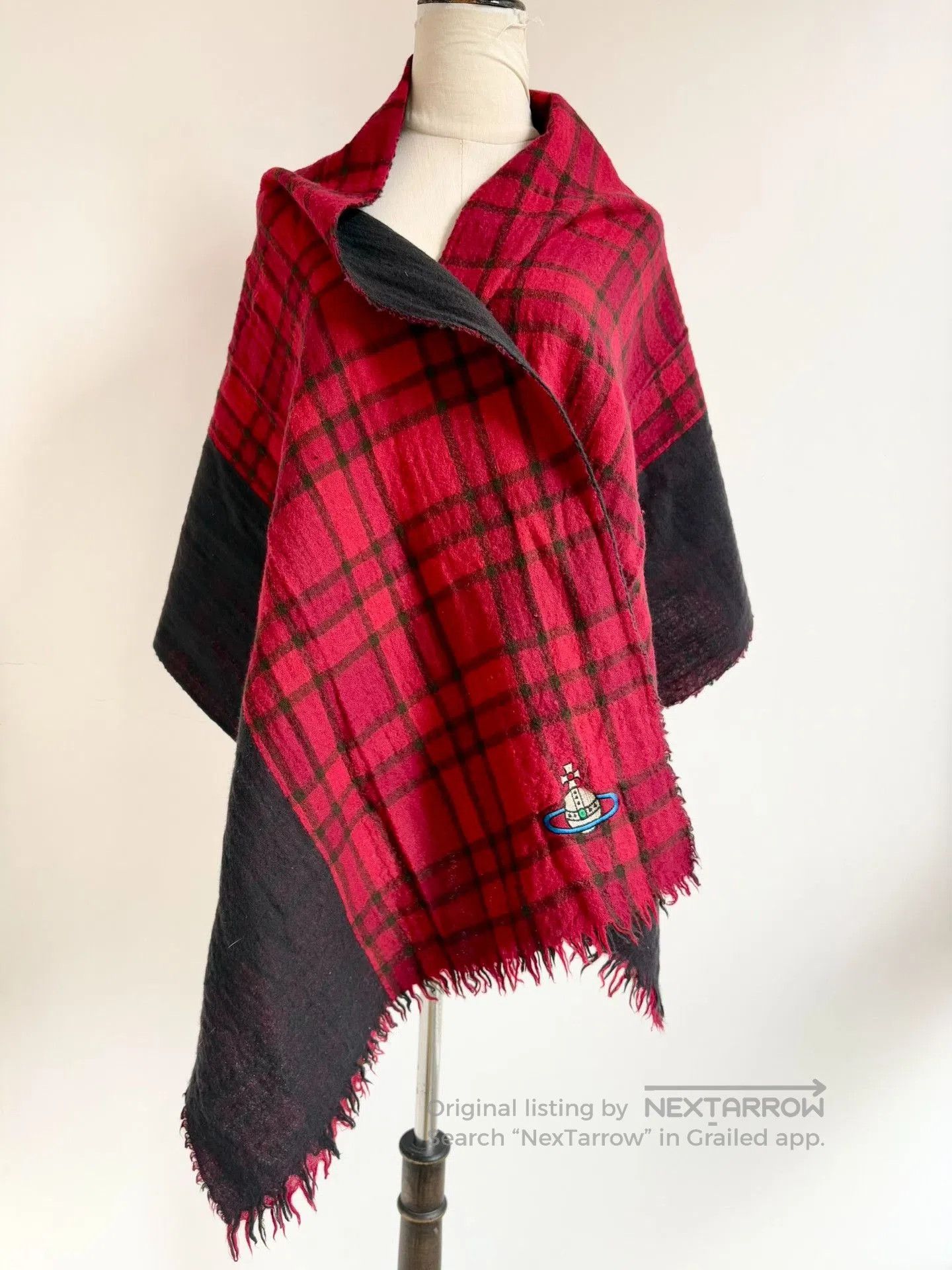 Vivienne Westwood Vivienne Westwood Red Brown Plaid Saturn Scarf. Size ONE SIZE - 3 Thumbnail