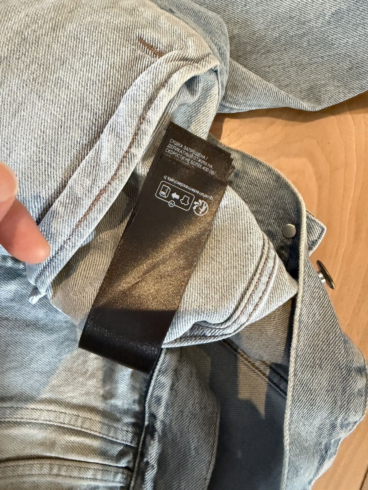 Balenciaga Balenciaga Back Flip Denim Jacket Light Blue Size US XL / EU 56 / 4 - 6 Thumbnail