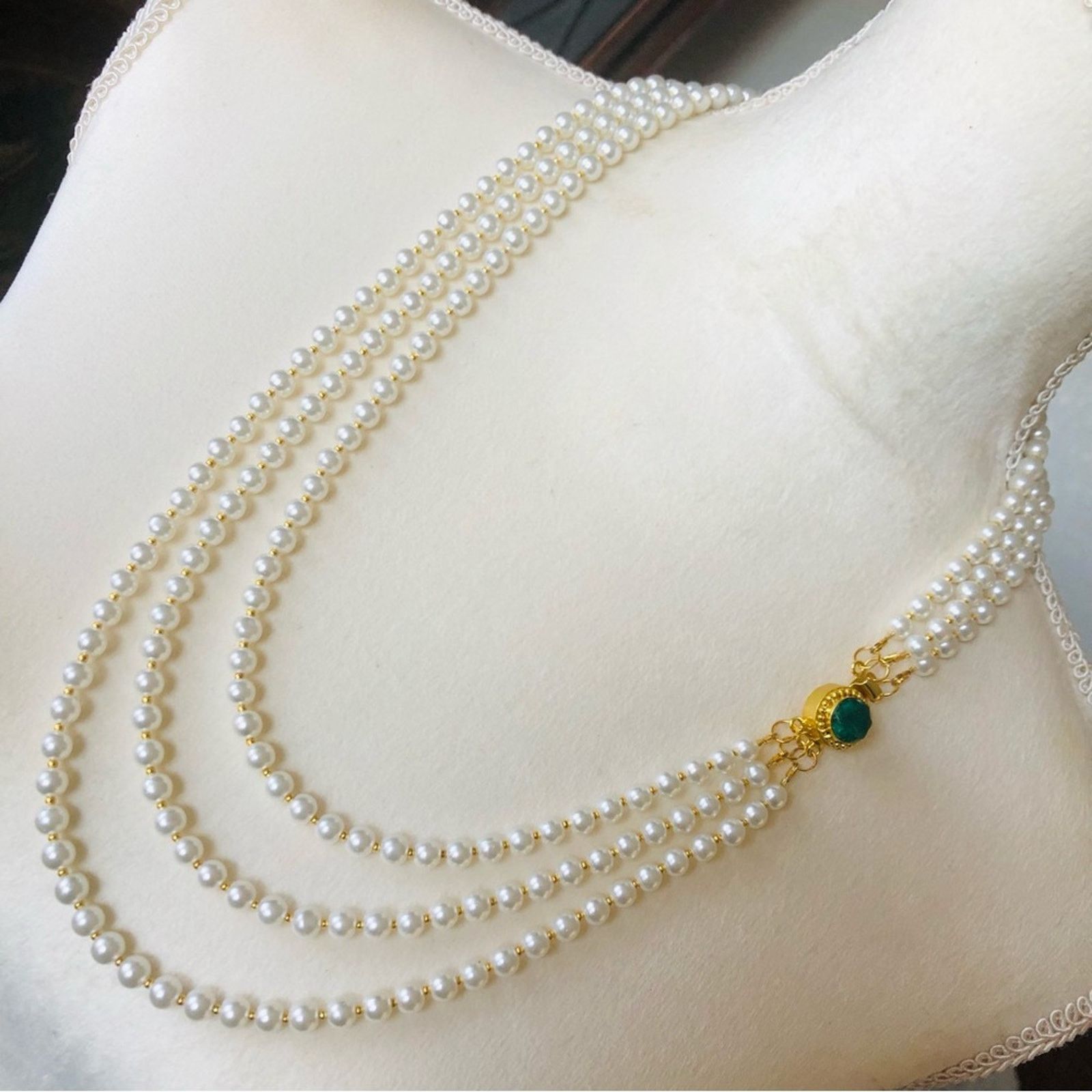 Handmade Handcrafted triple strand cream pearl emerald clasp necklac Size ONE SIZE - 1 Thumbnail