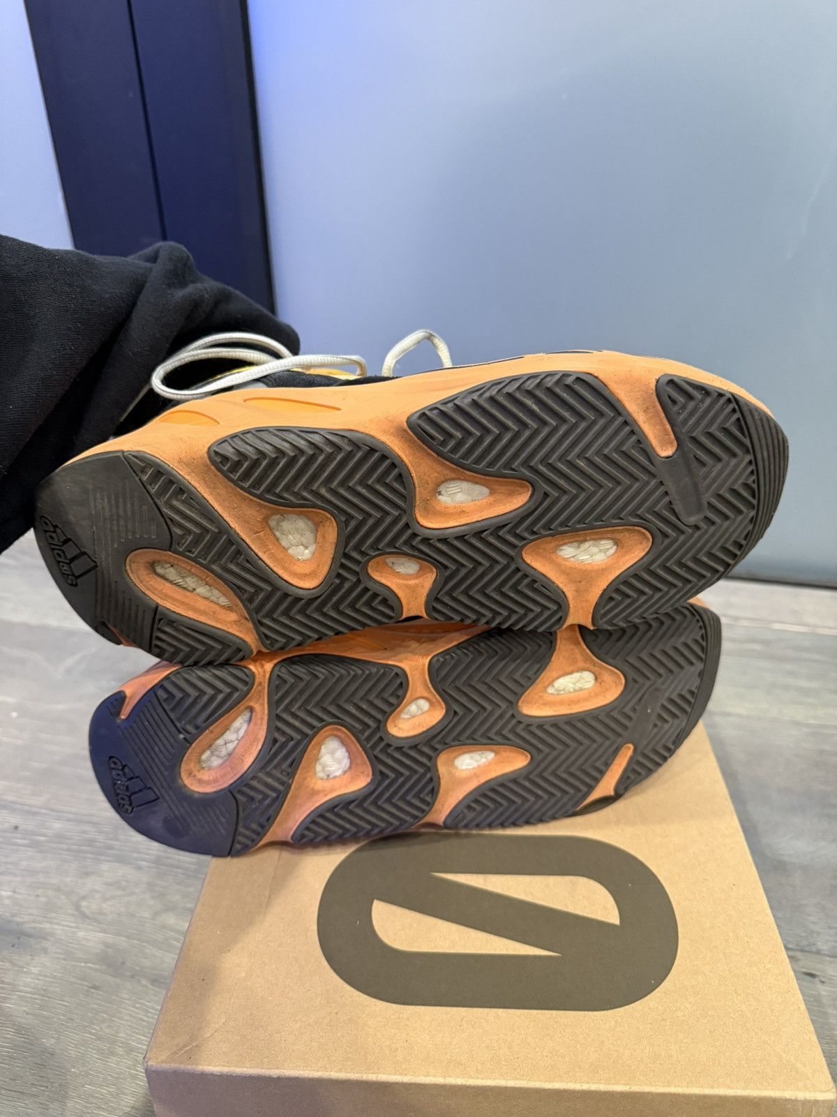 Yeezy yeezy boost 700 Size US 10.5 / EU 43-44 - 3 Thumbnail