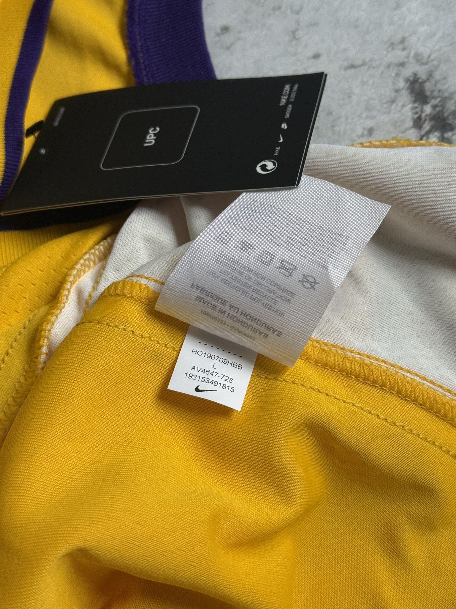 Nike LOS ANGELES LAKERS JERSEY NBA BASKETBALL SWINGMAN Nike L Size US L / EU 52-54 / 3 - 9 Thumbnail