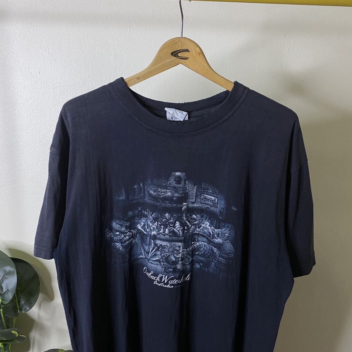 Vintage 1990s Outback Waterhole Australia T Shirt Size US XL / EU 56 / 4 - 2 Thumbnail
