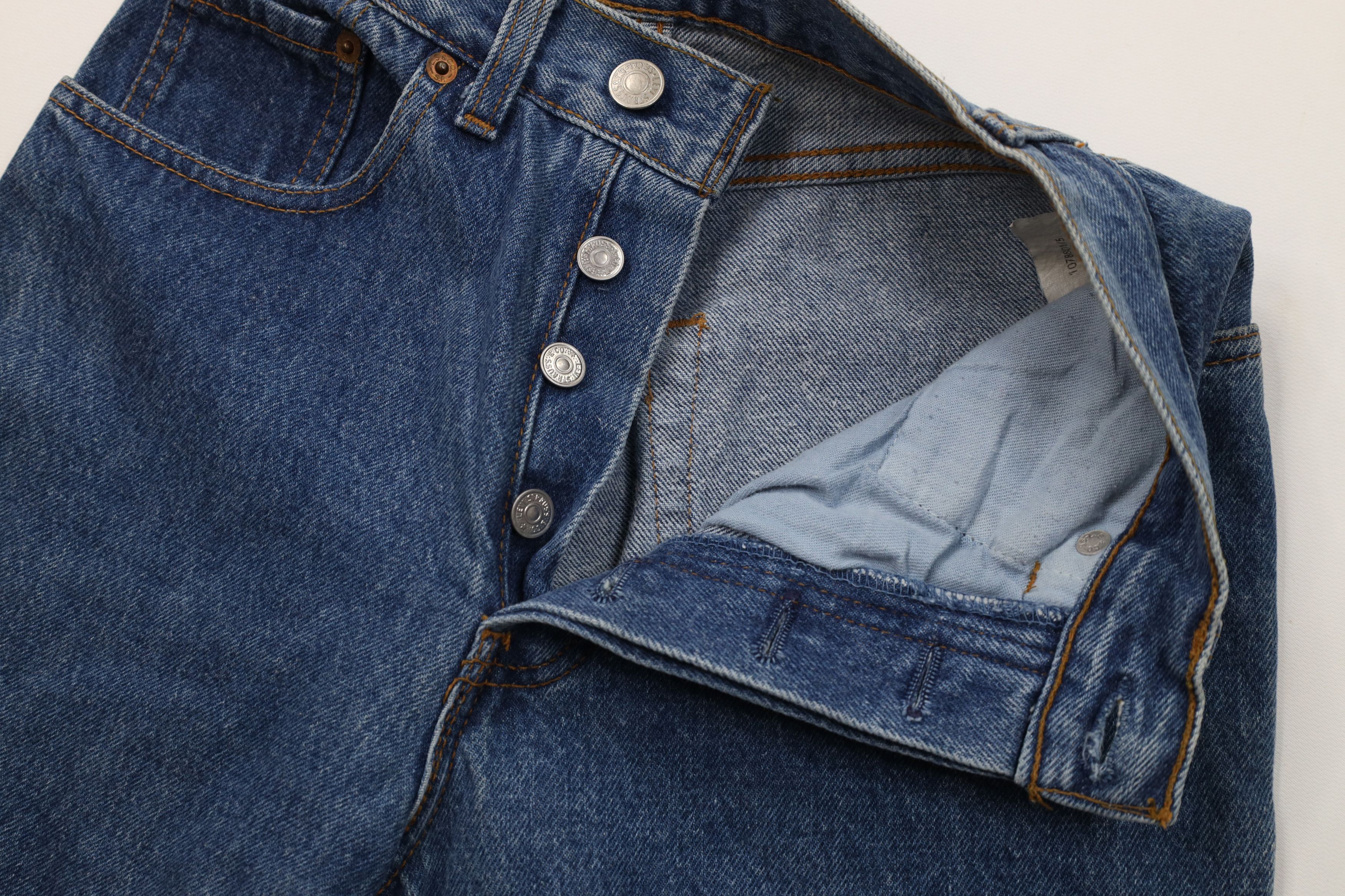 Levi's Vintage 90s Levis 901xx Button Fly High Waisted Mom Jeans Size 27" / US 4 / IT 40 - 7 Thumbnail