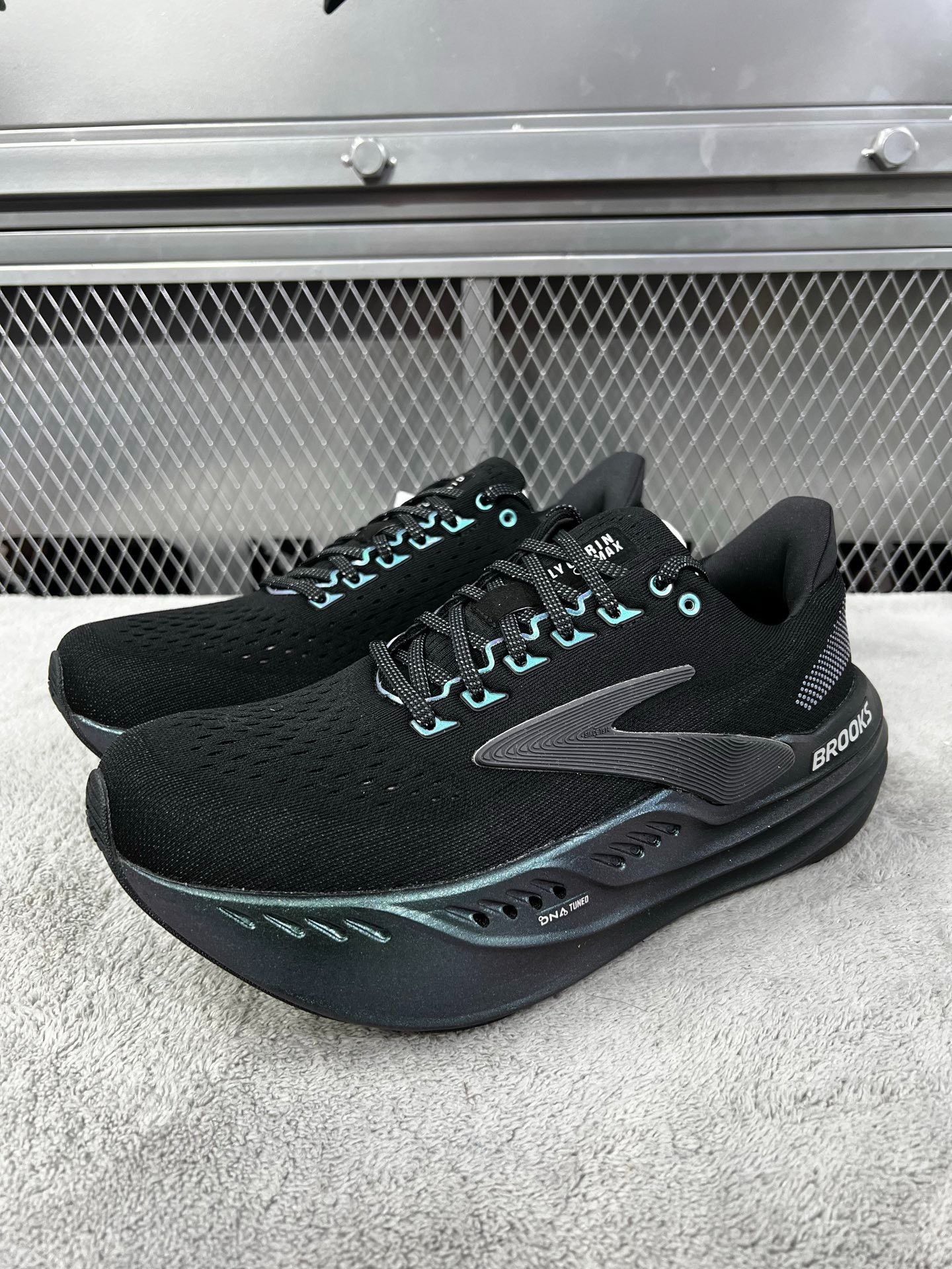 Other Lowtop Sneakers 25 Men Size US 10 / EU 43 - 1 Thumbnail