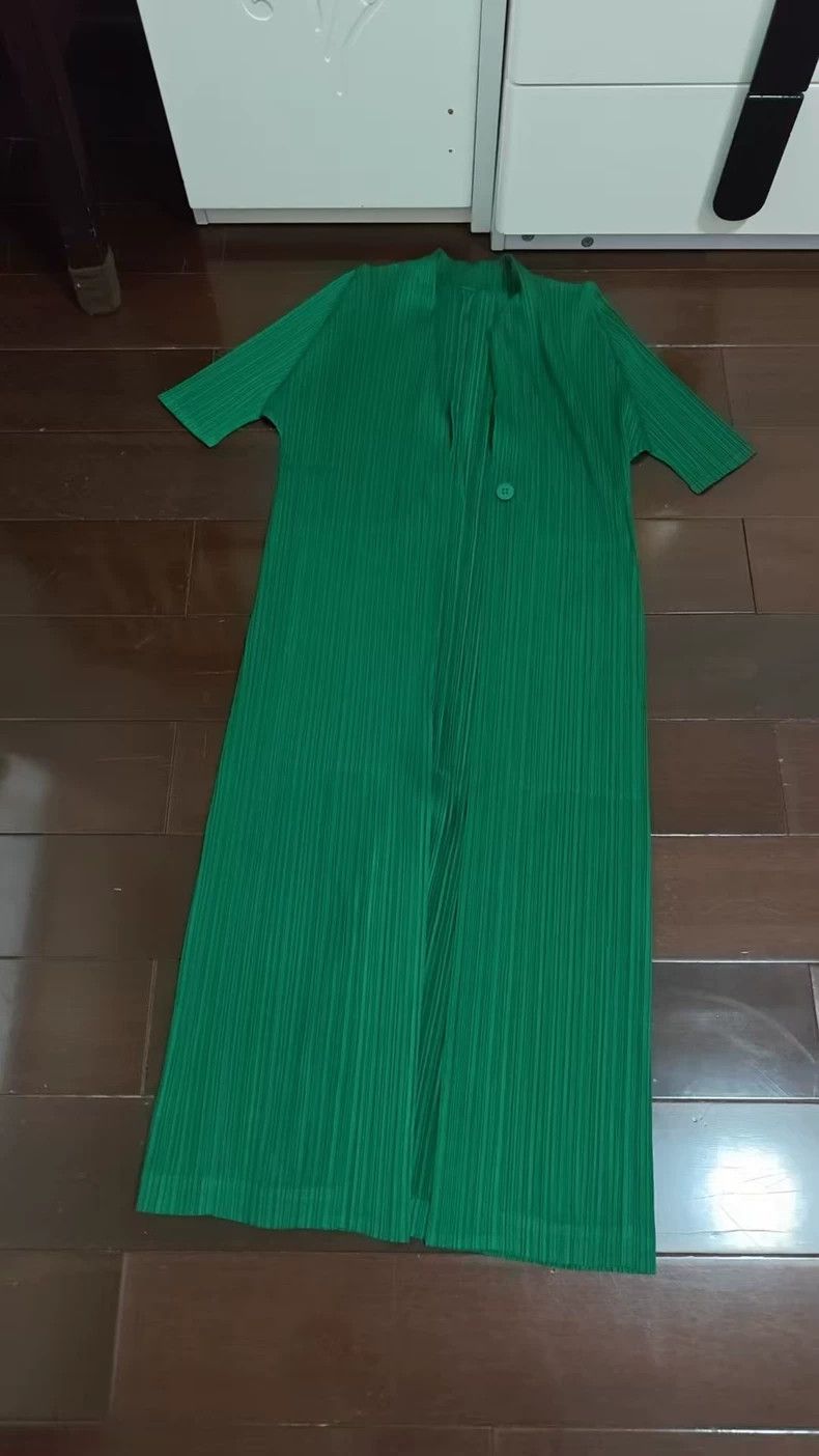 Issey Miyake Issey Miyake Green Pleated Coat Size 2-dmc Size US S / EU 44-46 / 1 - 1 Thumbnail