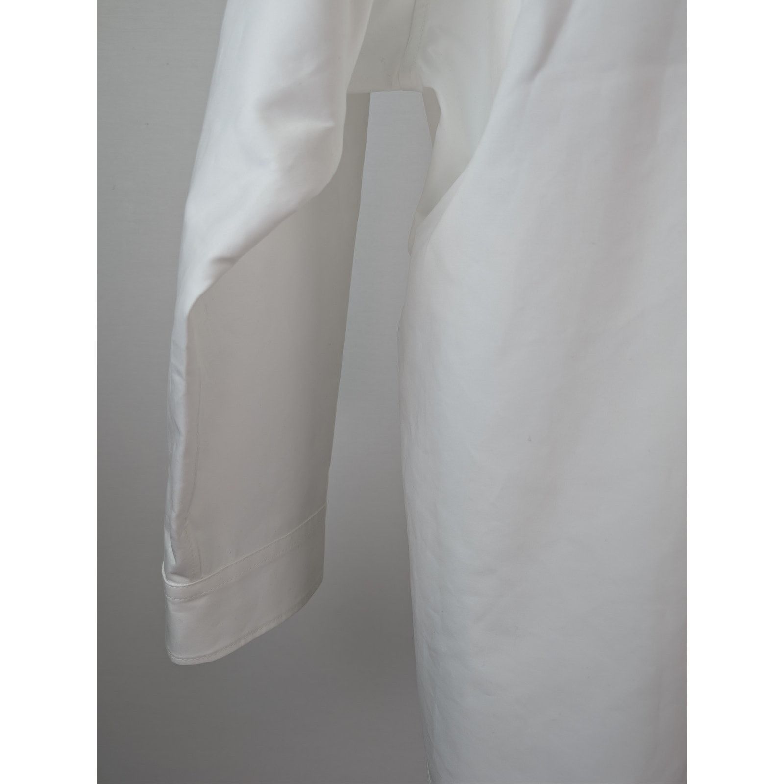 Balenciaga o1rshd1 Cotton Poplin Long-Sleeved Outerwear Shirt in White Size US XS / EU 42 / 0 - 13 Thumbnail