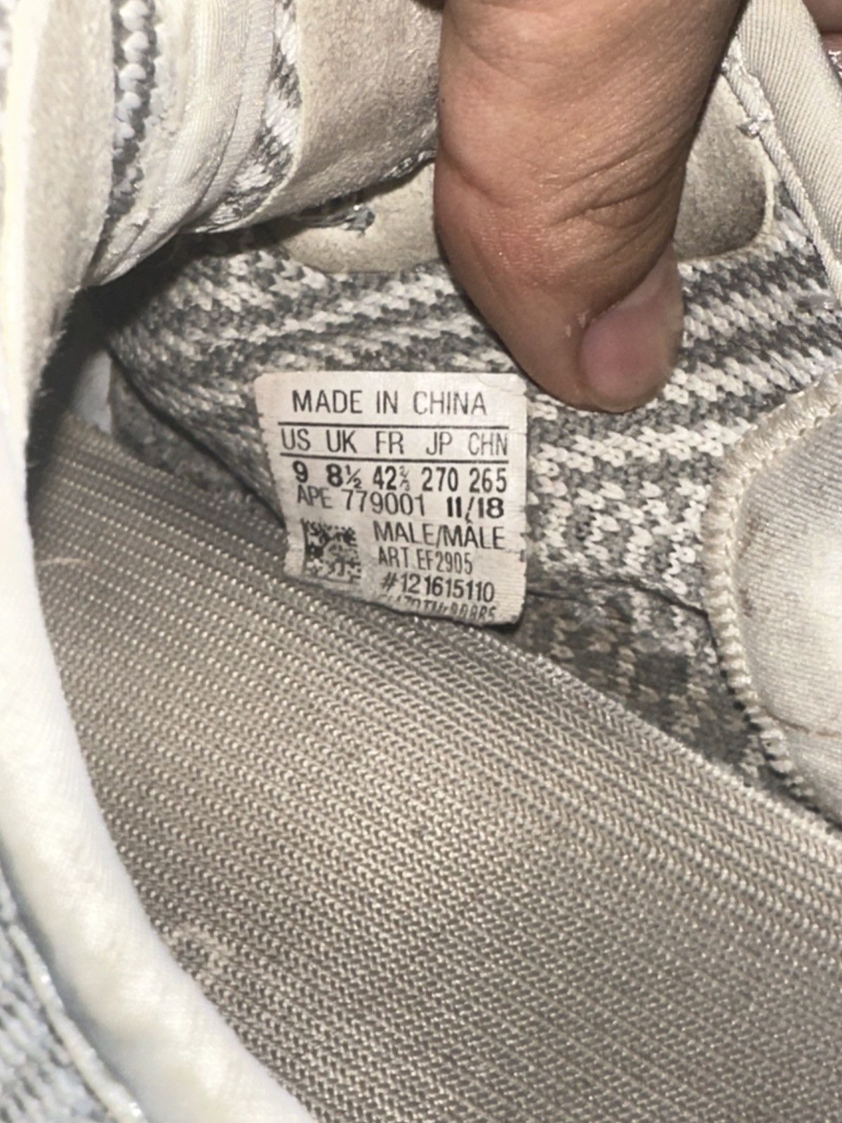 Yeezy Yeezy 350 V2 static non reflective Size US 9 / EU 42 - 8 Thumbnail