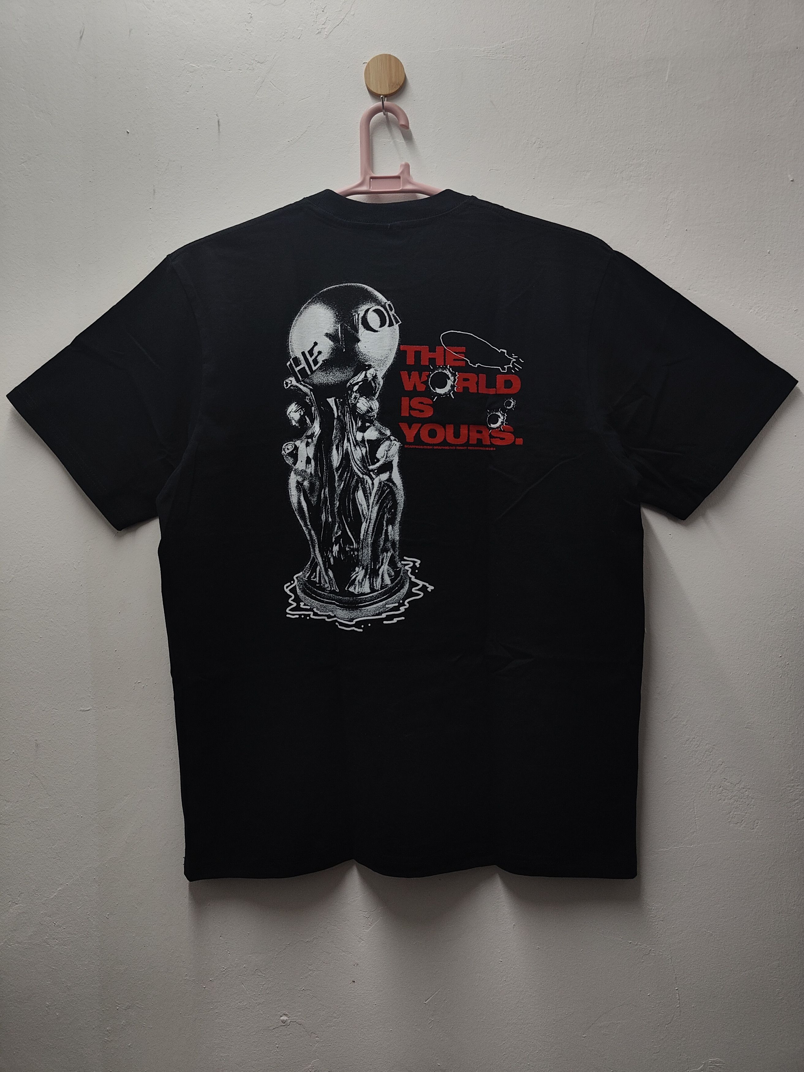 Other Scarface "The World Is Yours" T-shirt Size US XL / EU 56 / 4 - 7 Thumbnail